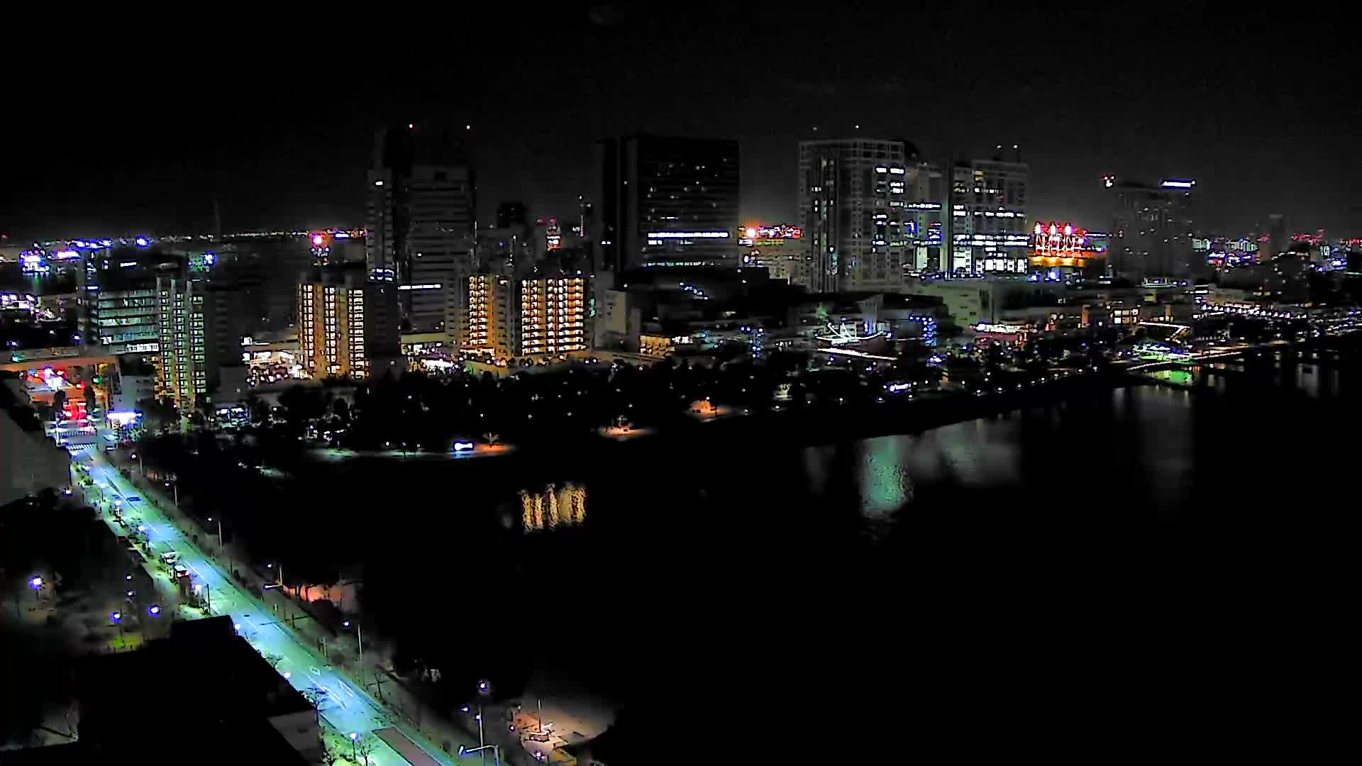 Tokyo, Odaiba Beach & Odaiba Marine Park (東京、お台場ビーチ、お台場海浜公園 ) Live Cam -1 Chome, Daiba, Odaiba, Minato-ku, Tokyo, Kantō, Honshu, Japan