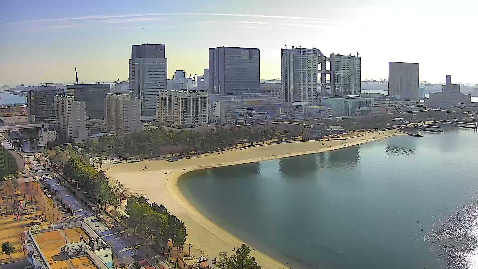 Tokyo, Odaiba Beach & Odaiba Marine Park (東京、お台場ビーチ、お台場海浜公園 ) Live Cam -1 Chome, Daiba, Odaiba, Minato-ku, Tokyo, Kantō, Honshu, Japan