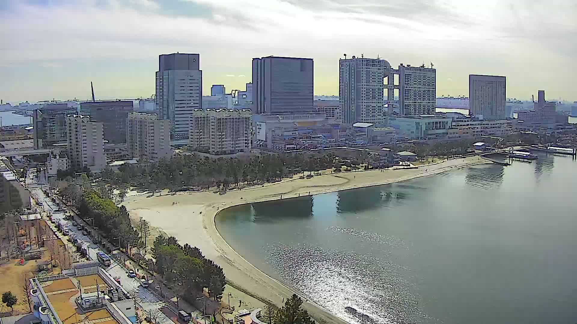 Tokyo, Odaiba Beach & Odaiba Marine Park (東京、お台場ビーチ、お台場海浜公園 ) Live Cam -1 Chome, Daiba, Odaiba, Minato-ku, Tokyo, Kantō, Honshu, Japan