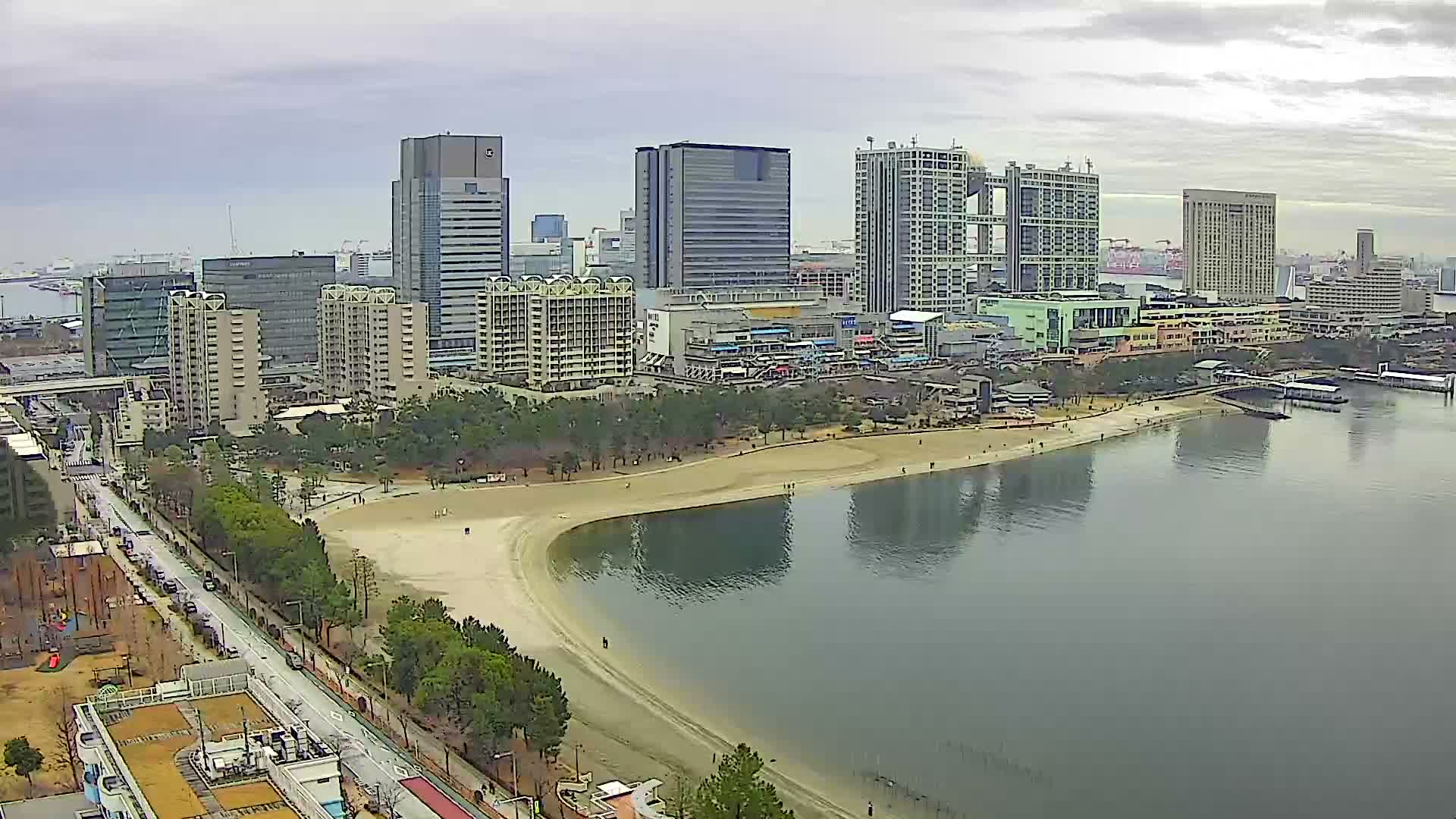 Tokyo, Odaiba Beach & Odaiba Marine Park (東京、お台場ビーチ、お台場海浜公園 ) Live Cam -1 Chome, Daiba, Odaiba, Minato-ku, Tokyo, Kantō, Honshu, Japan