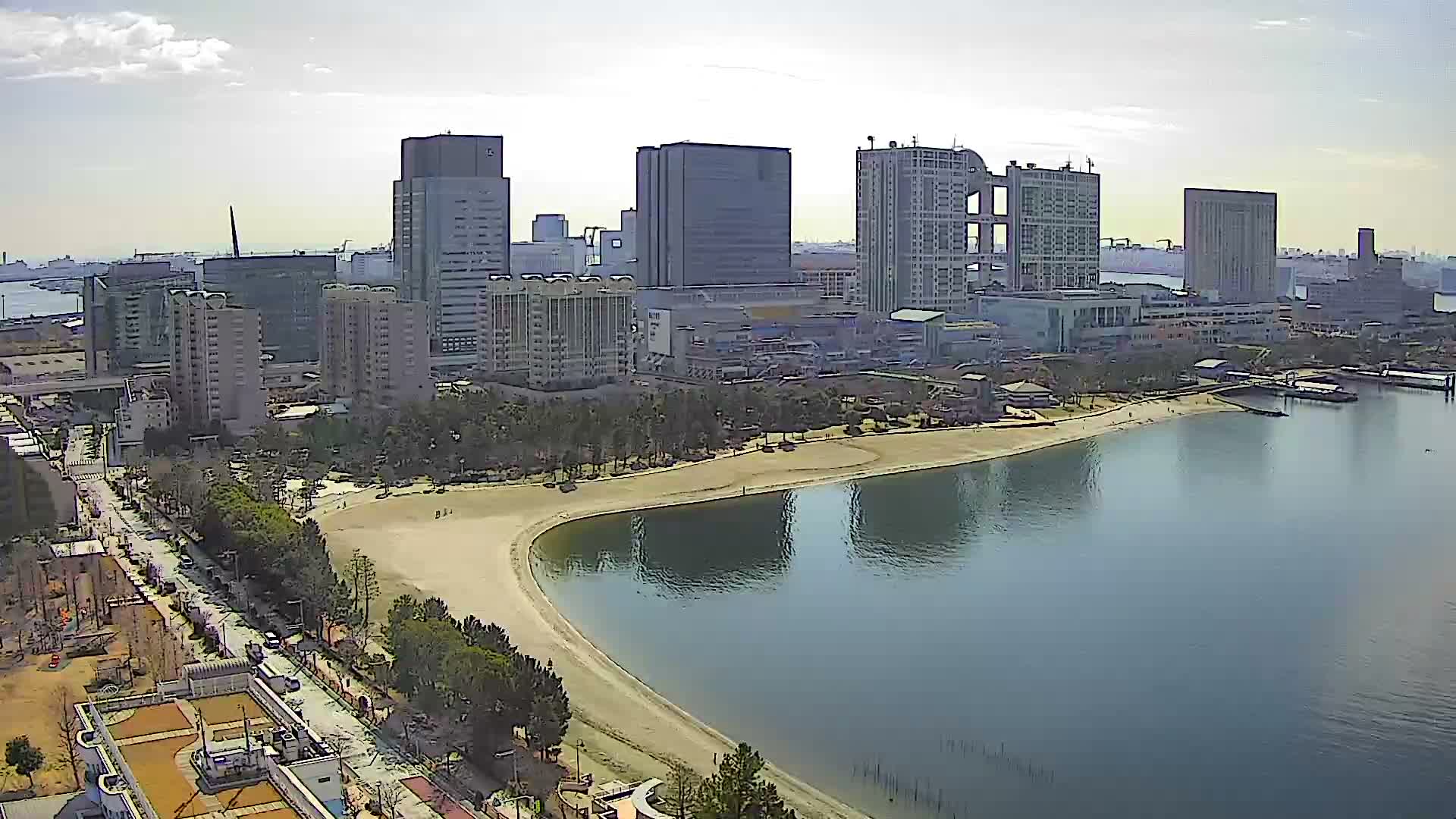 Tokyo, Odaiba Beach & Odaiba Marine Park (東京、お台場ビーチ、お台場海浜公園 ) Live Cam -1 Chome, Daiba, Odaiba, Minato-ku, Tokyo, Kantō, Honshu, Japan