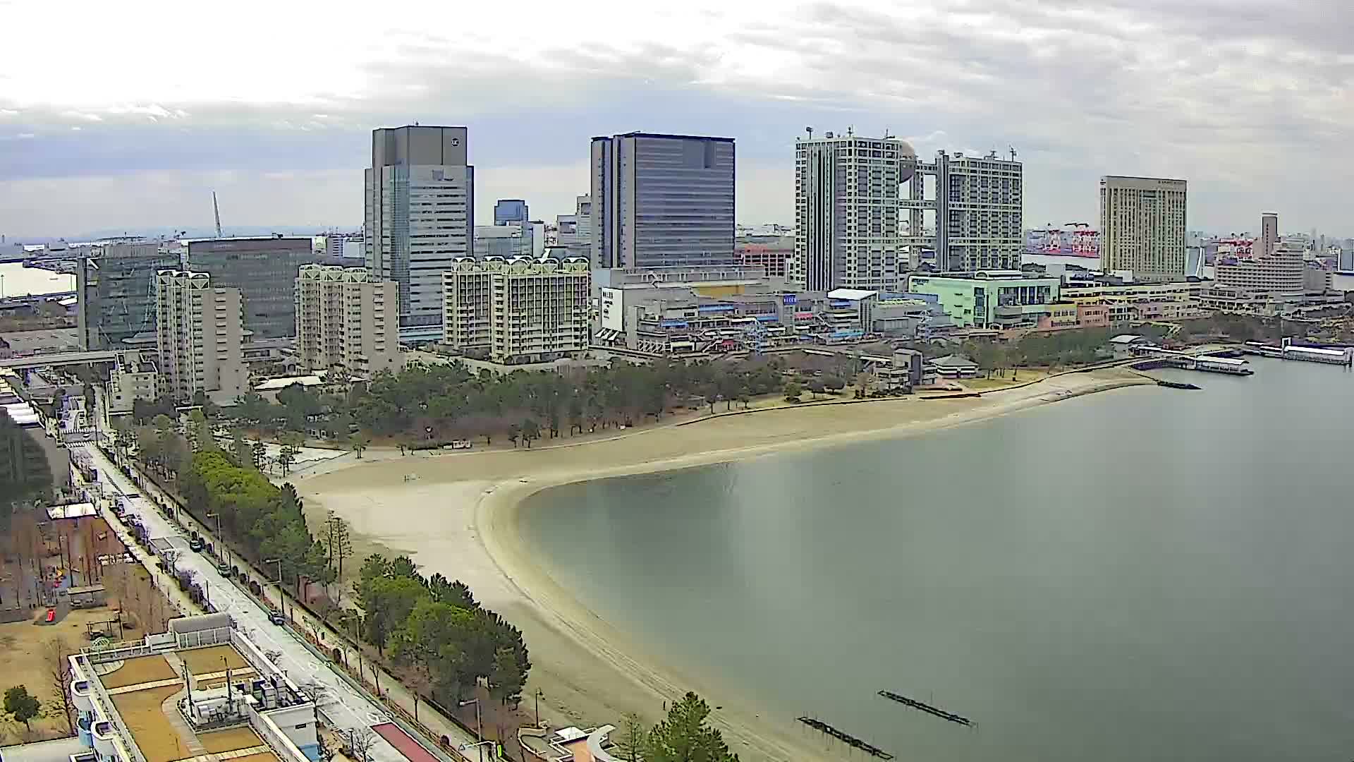 Tokyo, Odaiba Beach & Odaiba Marine Park (東京、お台場ビーチ、お台場海浜公園 ) Live Cam -1 Chome, Daiba, Odaiba, Minato-ku, Tokyo, Kantō, Honshu, Japan
