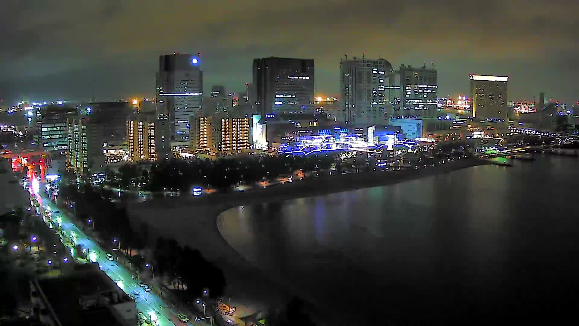 Tokyo, Odaiba Beach & Odaiba Marine Park (東京、お台場ビーチ、お台場海浜公園 ) Live Cam -1 Chome, Daiba, Odaiba, Minato-ku, Tokyo, Kantō, Honshu, Japan