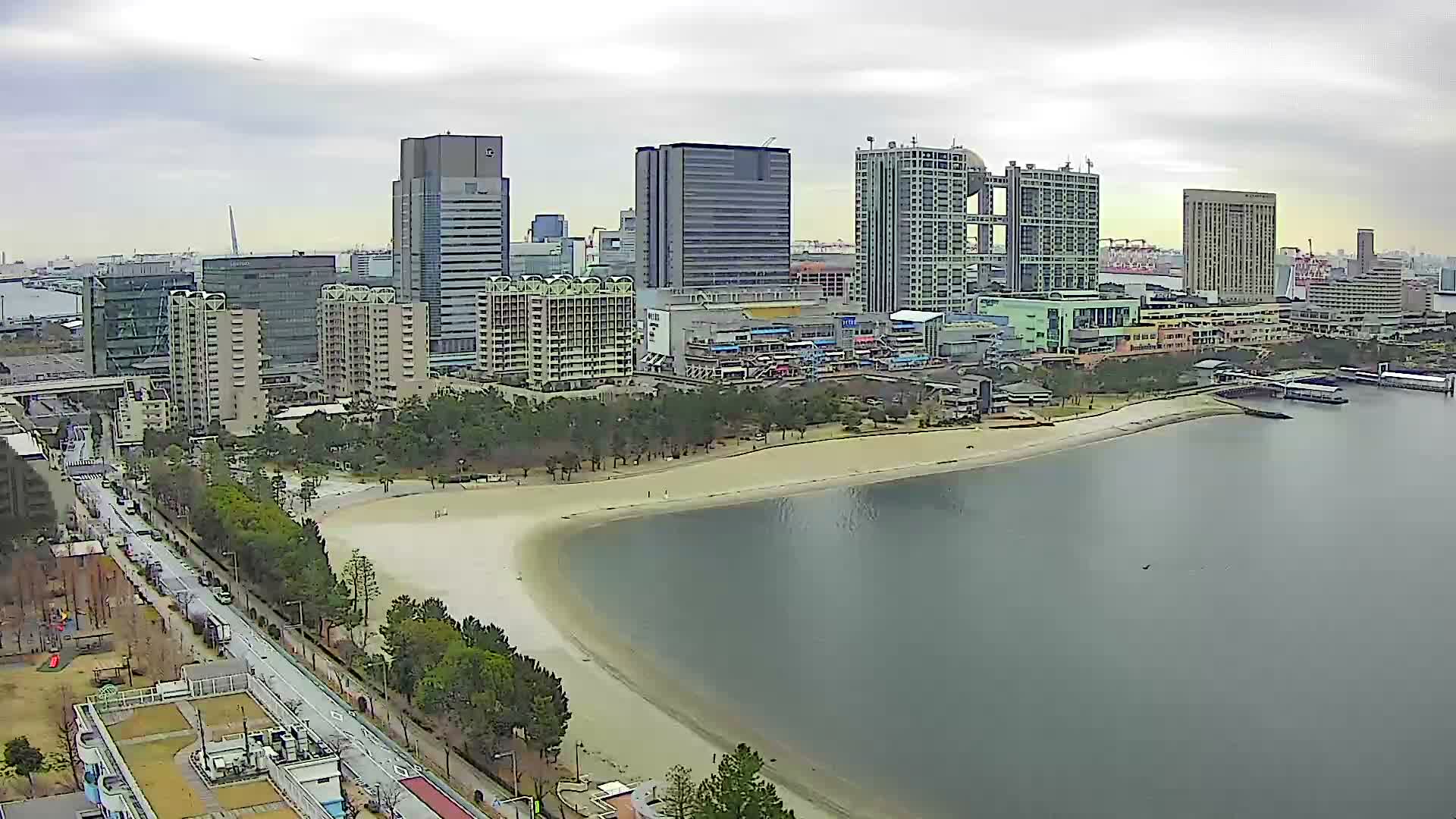 Tokyo, Odaiba Beach & Odaiba Marine Park (東京、お台場ビーチ、お台場海浜公園 ) Live Cam -1 Chome, Daiba, Odaiba, Minato-ku, Tokyo, Kantō, Honshu, Japan