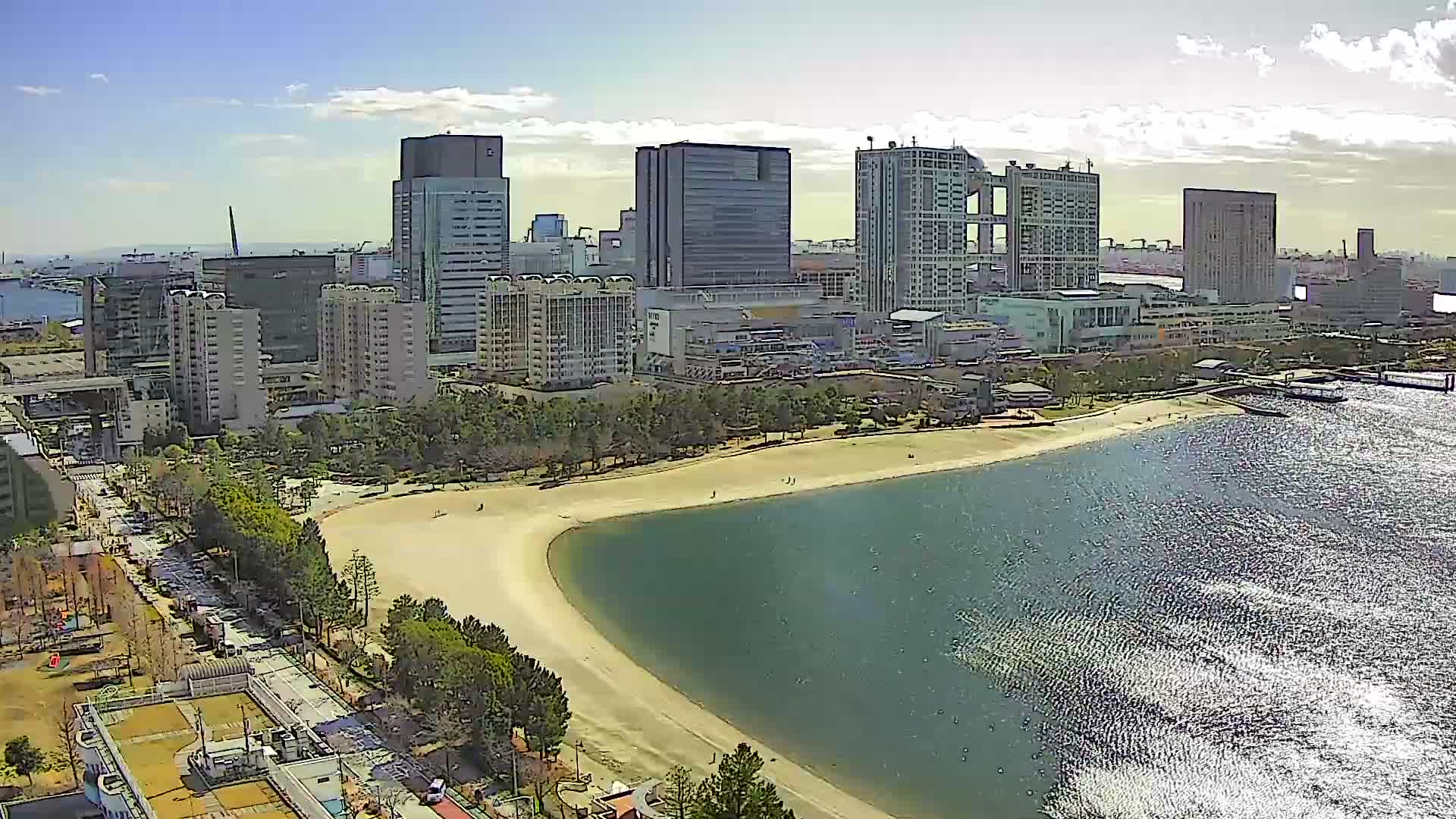Tokyo, Odaiba Beach & Odaiba Marine Park (東京、お台場ビーチ、お台場海浜公園 ) Live Cam -1 Chome, Daiba, Odaiba, Minato-ku, Tokyo, Kantō, Honshu, Japan