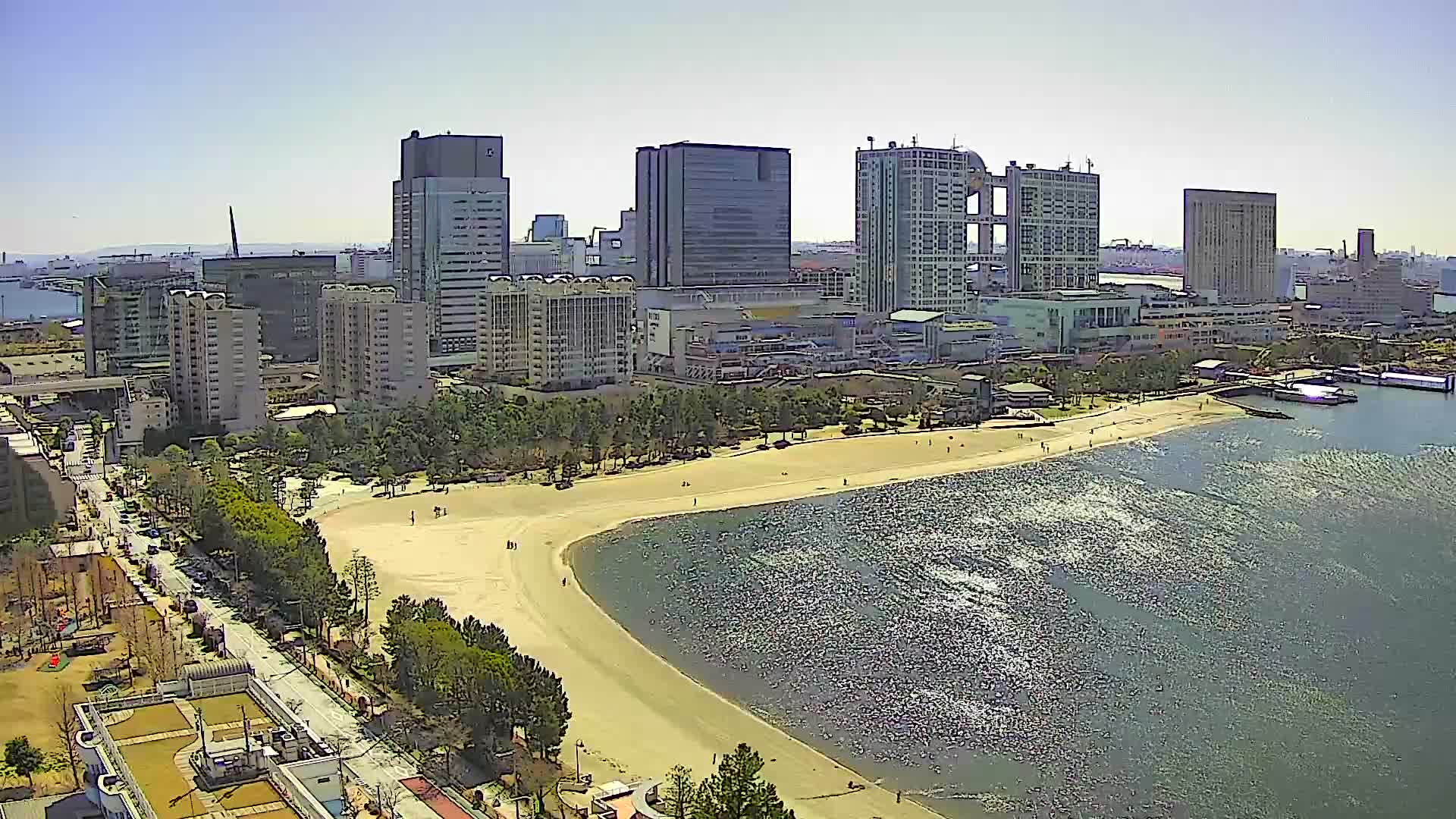 Tokyo, Odaiba Beach & Odaiba Marine Park (東京、お台場ビーチ、お台場海浜公園 ) Live Cam -1 Chome, Daiba, Odaiba, Minato-ku, Tokyo, Kantō, Honshu, Japan