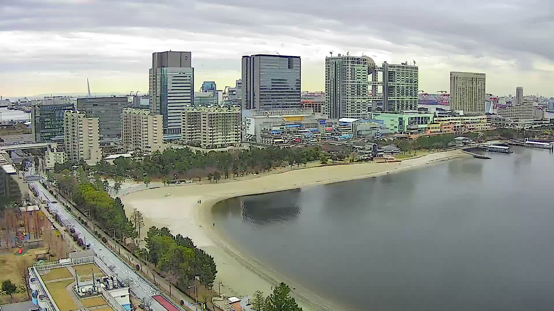 Tokyo, Odaiba Beach & Odaiba Marine Park (東京、お台場ビーチ、お台場海浜公園 ) Live Cam -1 Chome, Daiba, Odaiba, Minato-ku, Tokyo, Kantō, Honshu, Japan