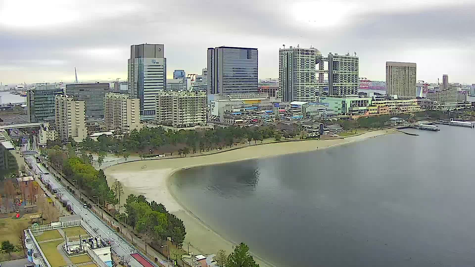 Tokyo, Odaiba Beach & Odaiba Marine Park (東京、お台場ビーチ、お台場海浜公園 ) Live Cam -1 Chome, Daiba, Odaiba, Minato-ku, Tokyo, Kantō, Honshu, Japan
