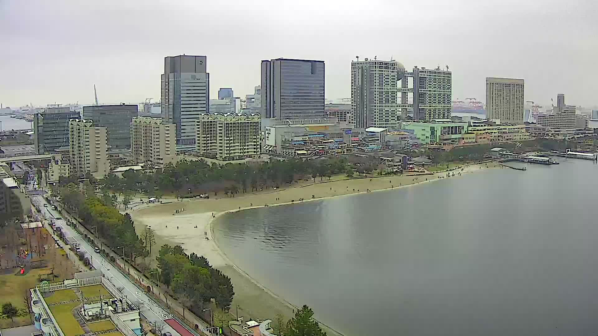 Tokyo, Odaiba Beach & Odaiba Marine Park (東京、お台場ビーチ、お台場海浜公園 ) Live Cam -1 Chome, Daiba, Odaiba, Minato-ku, Tokyo, Kantō, Honshu, Japan