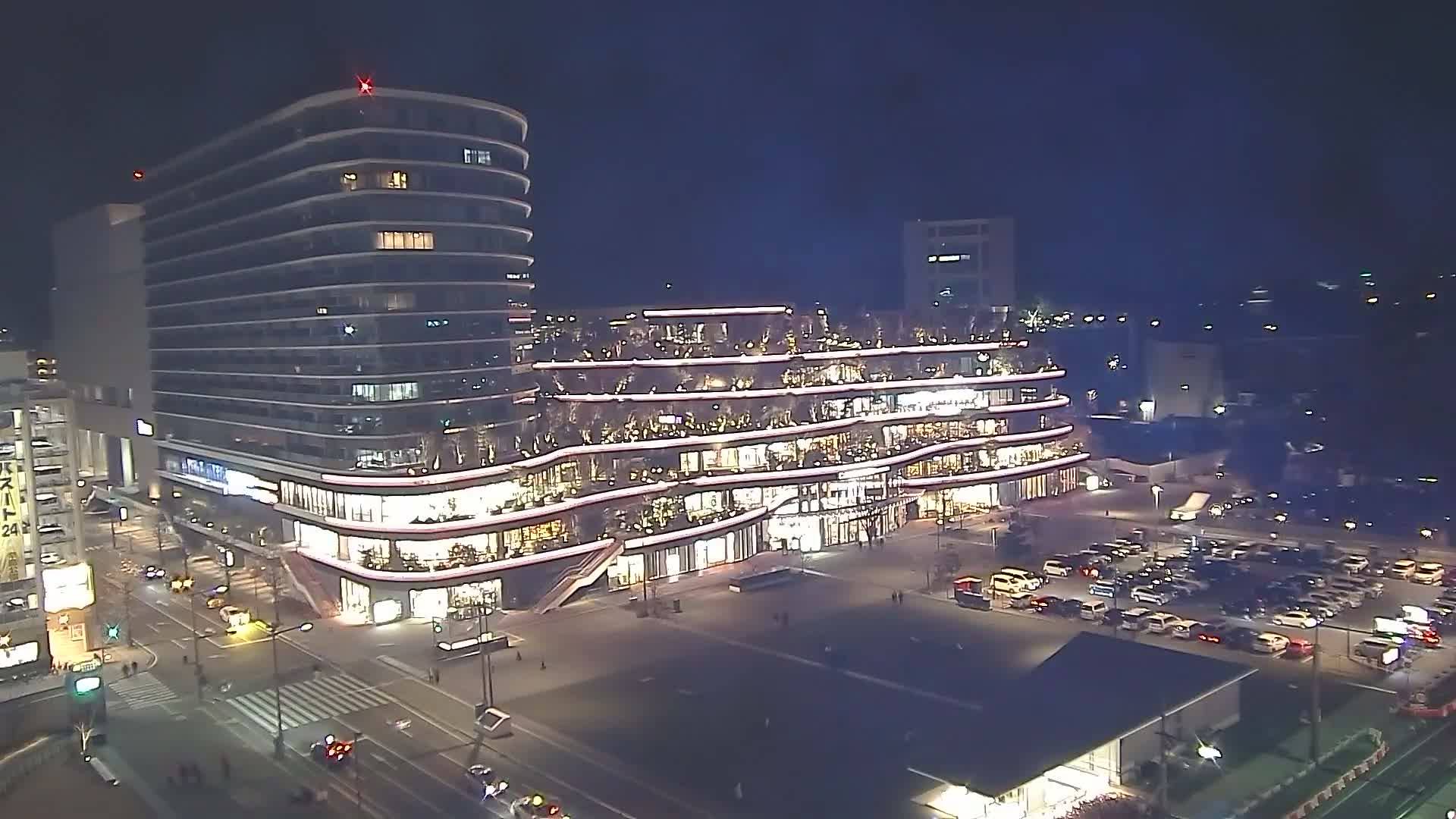 Kumamoto, Sakuramachi Kumamoto Mall & Hanabata Plaza Square ( 熊本・サクラマチクマモトモール＆花畑プラザ広場)  Live Cam - Shinshigai, Chuo Ward, Kumamoto, Kyushu, Japan