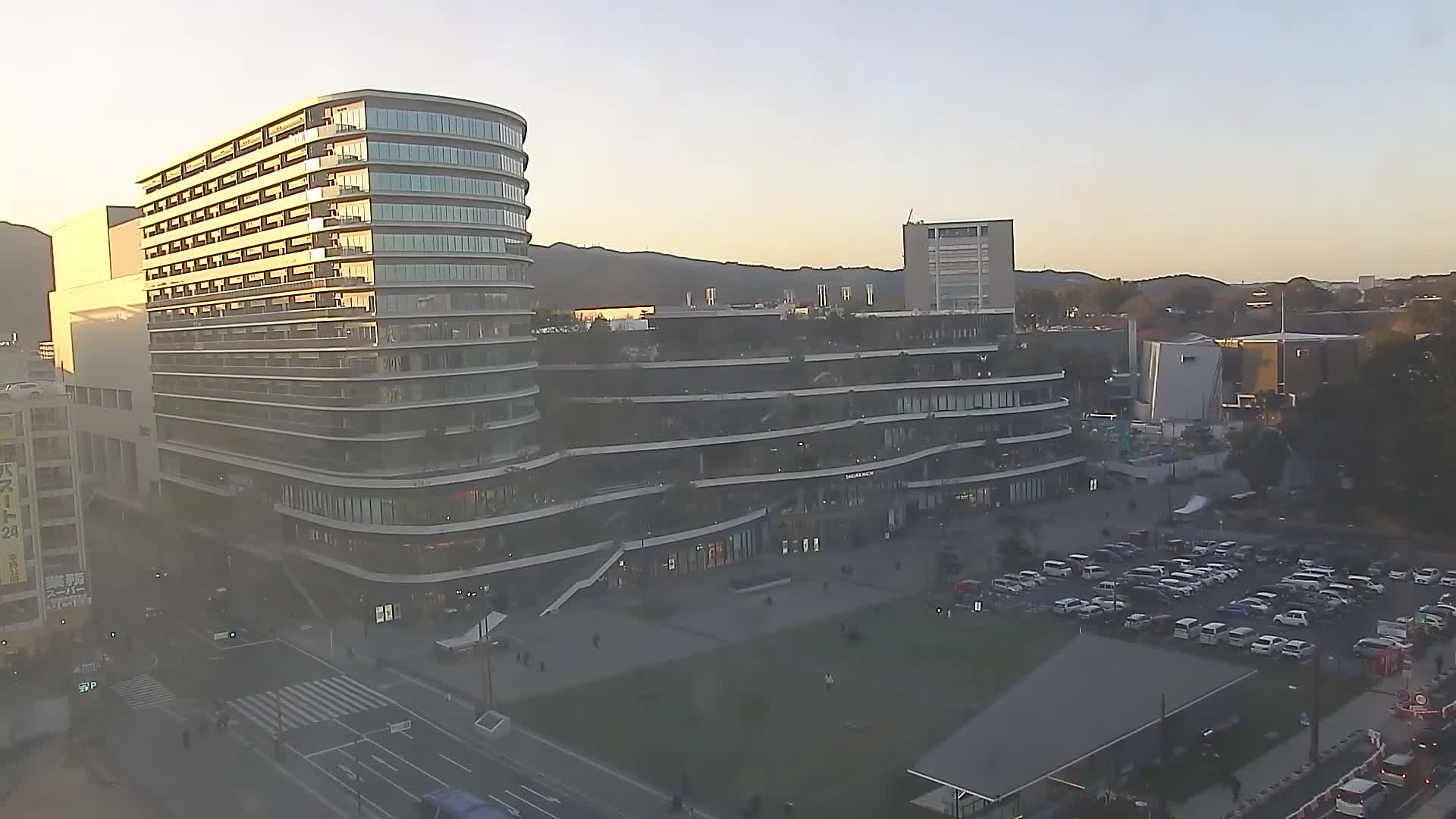 Kumamoto, Sakuramachi Kumamoto Mall & Hanabata Plaza Square ( 熊本・サクラマチクマモトモール＆花畑プラザ広場)  Live Cam - Shinshigai, Chuo Ward, Kumamoto, Kyushu, Japan