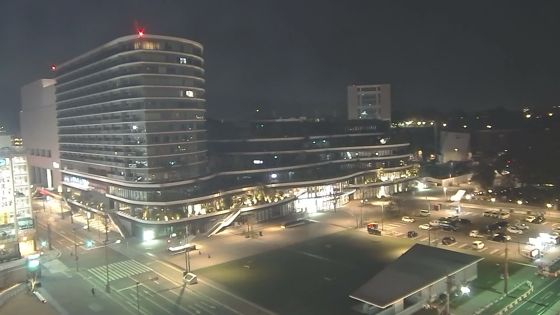Kumamoto, Sakuramachi Kumamoto Mall & Hanabata Plaza Square ( 熊本・サクラマチクマモトモール＆花畑プラザ広場)  Live Cam - Shinshigai, Chuo Ward, Kumamoto, Kyushu, Japan