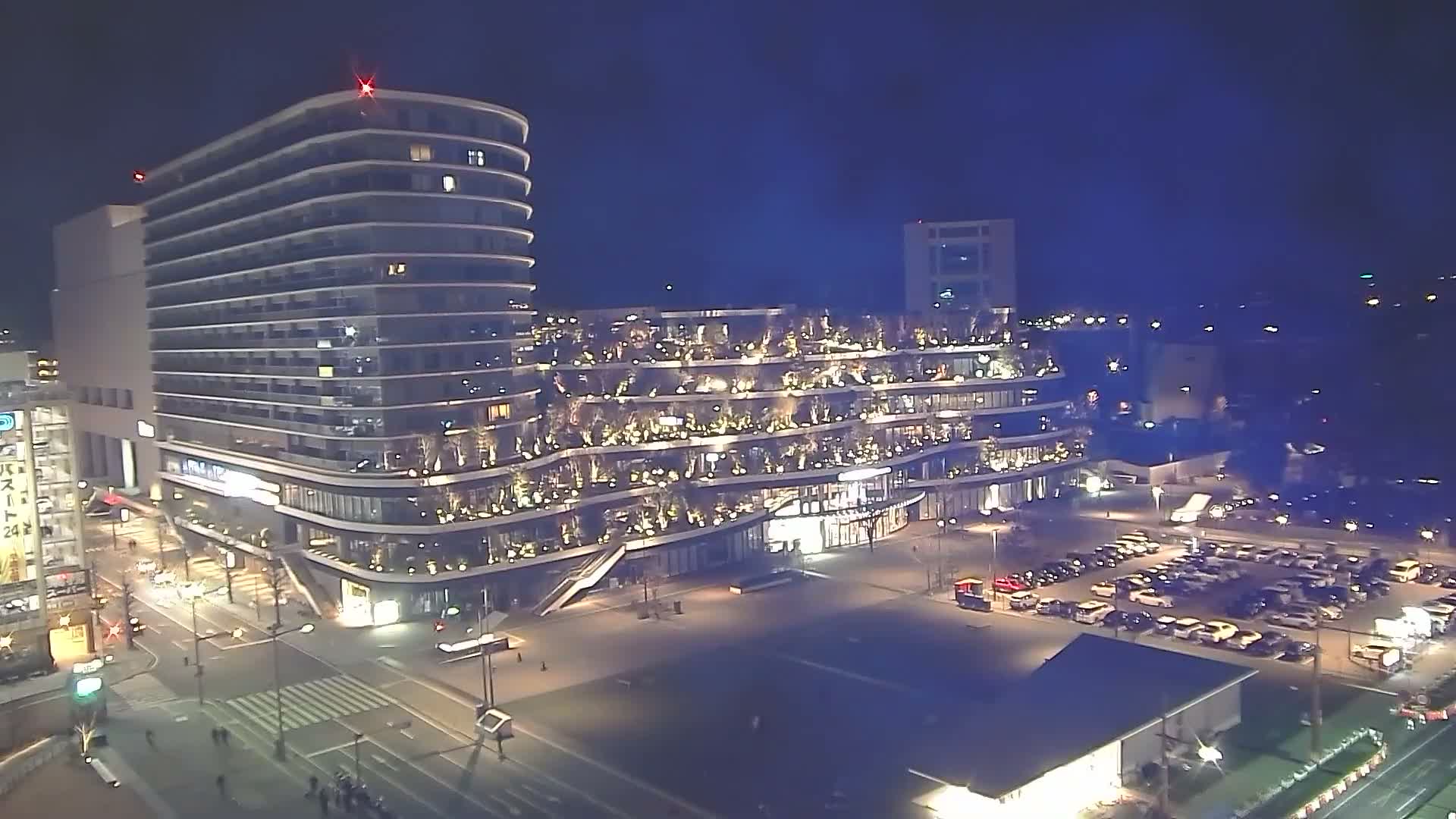 Kumamoto, Sakuramachi Kumamoto Mall & Hanabata Plaza Square ( 熊本・サクラマチクマモトモール＆花畑プラザ広場)  Live Cam - Shinshigai, Chuo Ward, Kumamoto, Kyushu, Japan