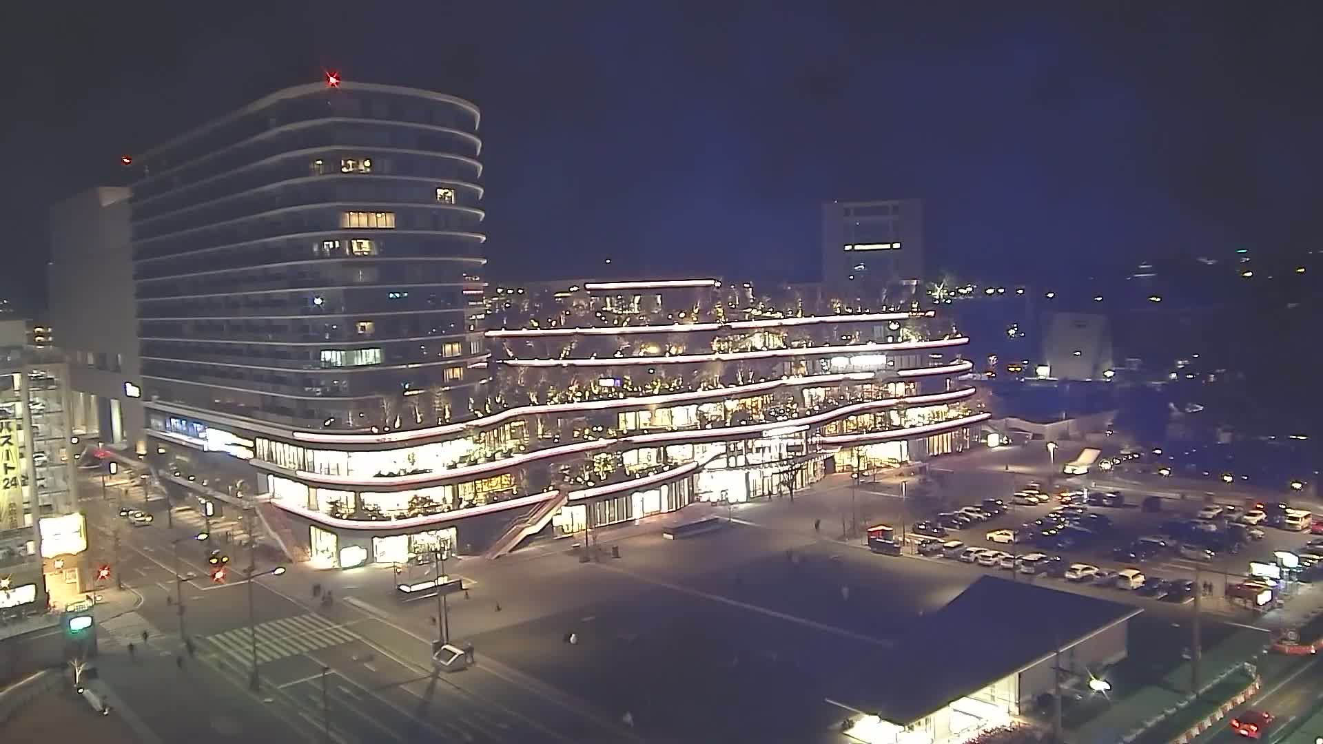 Kumamoto, Sakuramachi Kumamoto Mall & Hanabata Plaza Square ( 熊本・サクラマチクマモトモール＆花畑プラザ広場)  Live Cam - Shinshigai, Chuo Ward, Kumamoto, Kyushu, Japan