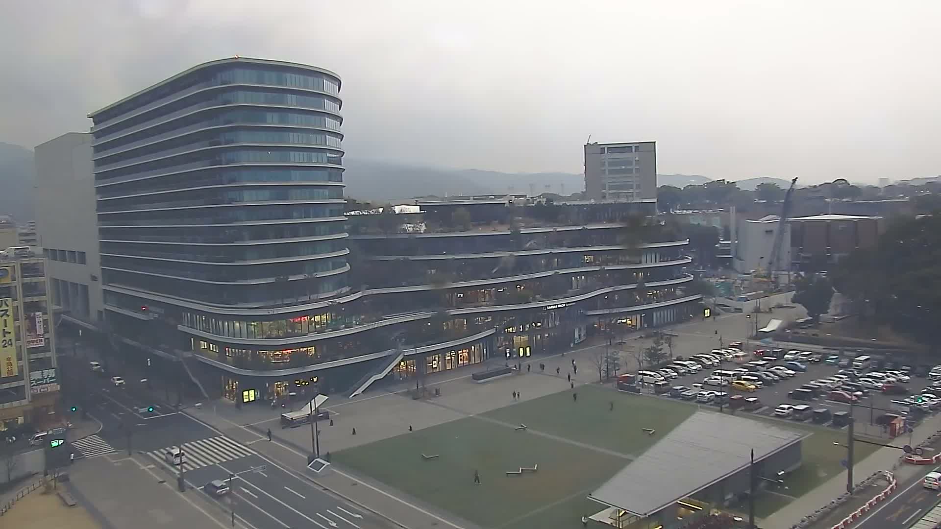 Kumamoto, Sakuramachi Kumamoto Mall & Hanabata Plaza Square ( 熊本・サクラマチクマモトモール＆花畑プラザ広場)  Live Cam - Shinshigai, Chuo Ward, Kumamoto, Kyushu, Japan