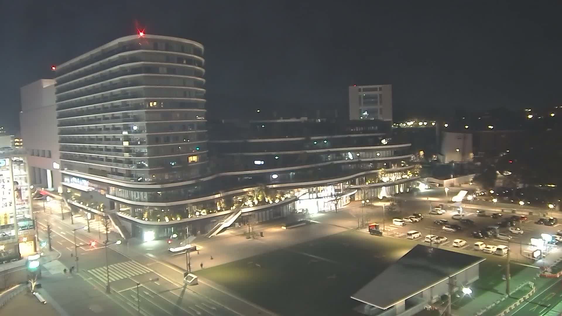 Kumamoto, Sakuramachi Kumamoto Mall & Hanabata Plaza Square ( 熊本・サクラマチクマモトモール＆花畑プラザ広場)  Live Cam - Shinshigai, Chuo Ward, Kumamoto, Kyushu, Japan