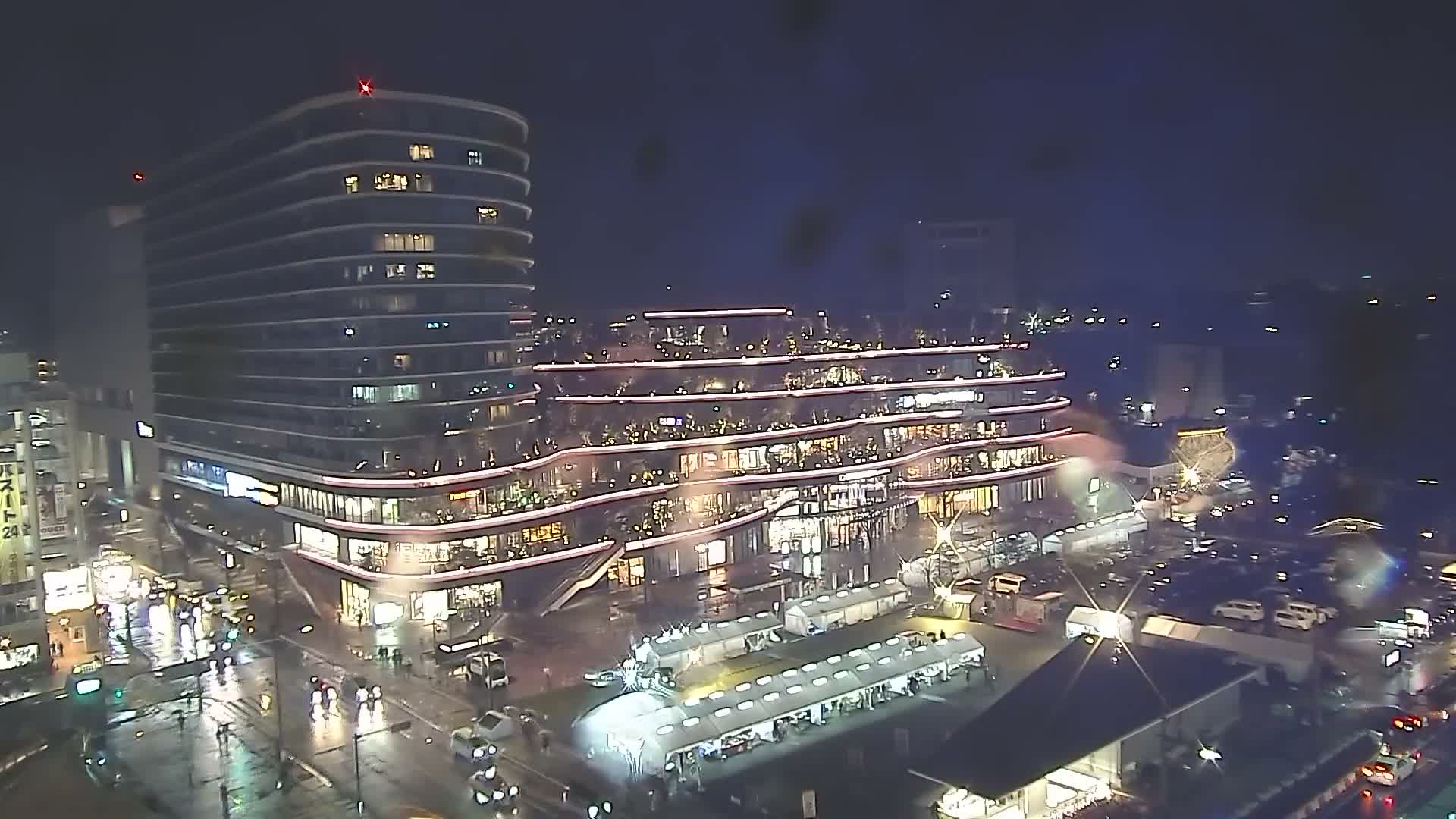 Kumamoto, Sakuramachi Kumamoto Mall & Hanabata Plaza Square ( 熊本・サクラマチクマモトモール＆花畑プラザ広場)  Live Cam - Shinshigai, Chuo Ward, Kumamoto, Kyushu, Japan