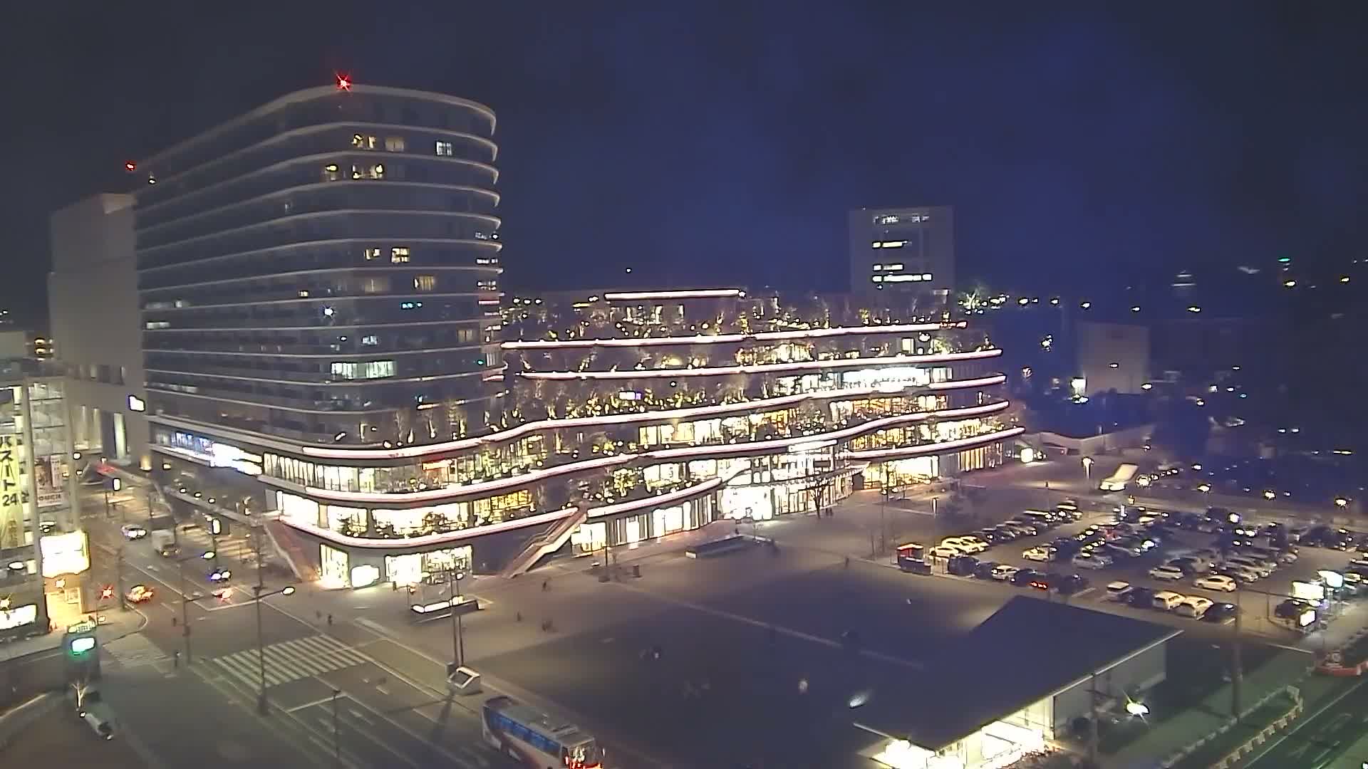 Kumamoto, Sakuramachi Kumamoto Mall & Hanabata Plaza Square ( 熊本・サクラマチクマモトモール＆花畑プラザ広場)  Live Cam - Shinshigai, Chuo Ward, Kumamoto, Kyushu, Japan