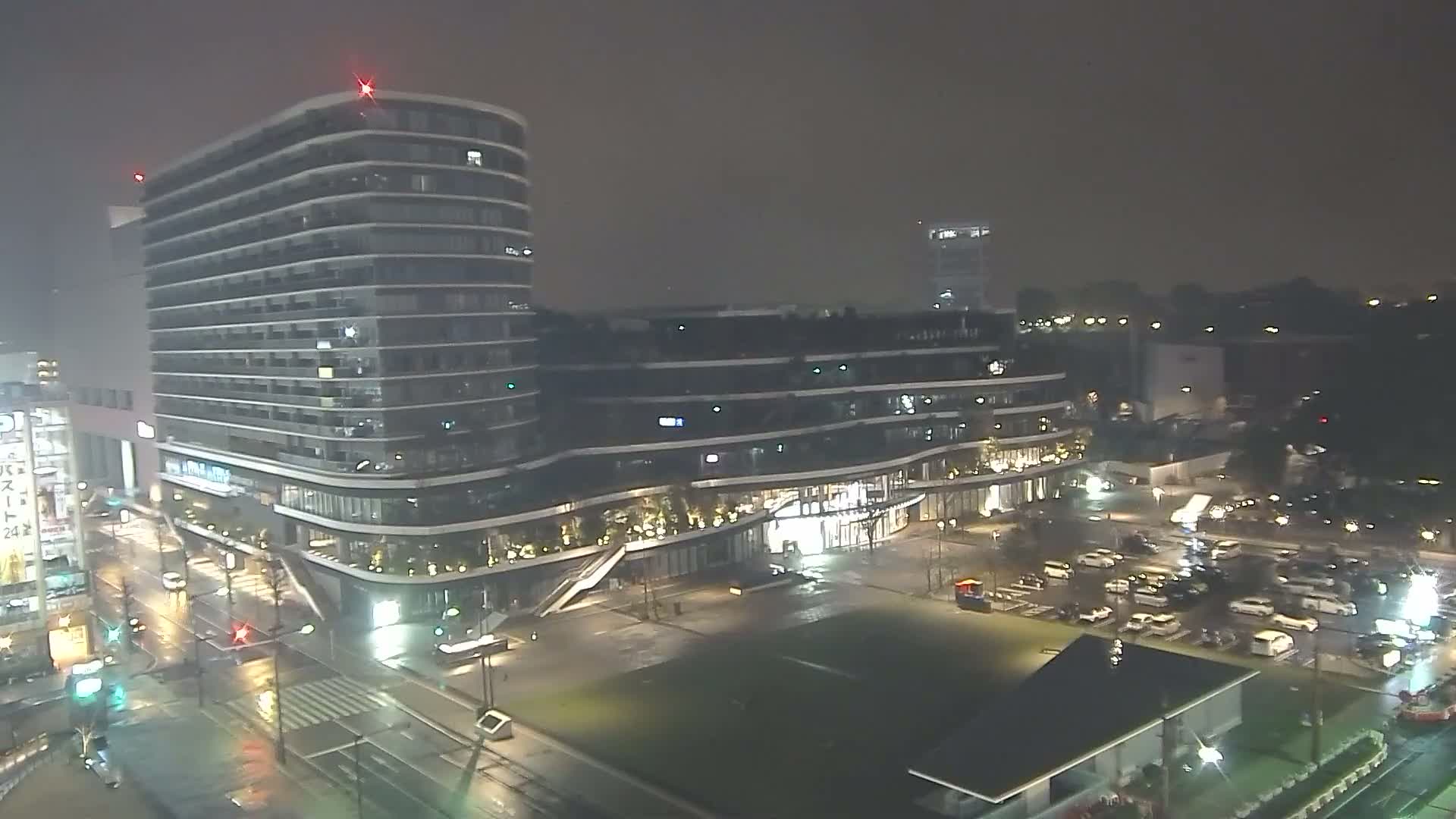 Kumamoto, Sakuramachi Kumamoto Mall & Hanabata Plaza Square ( 熊本・サクラマチクマモトモール＆花畑プラザ広場)  Live Cam - Shinshigai, Chuo Ward, Kumamoto, Kyushu, Japan