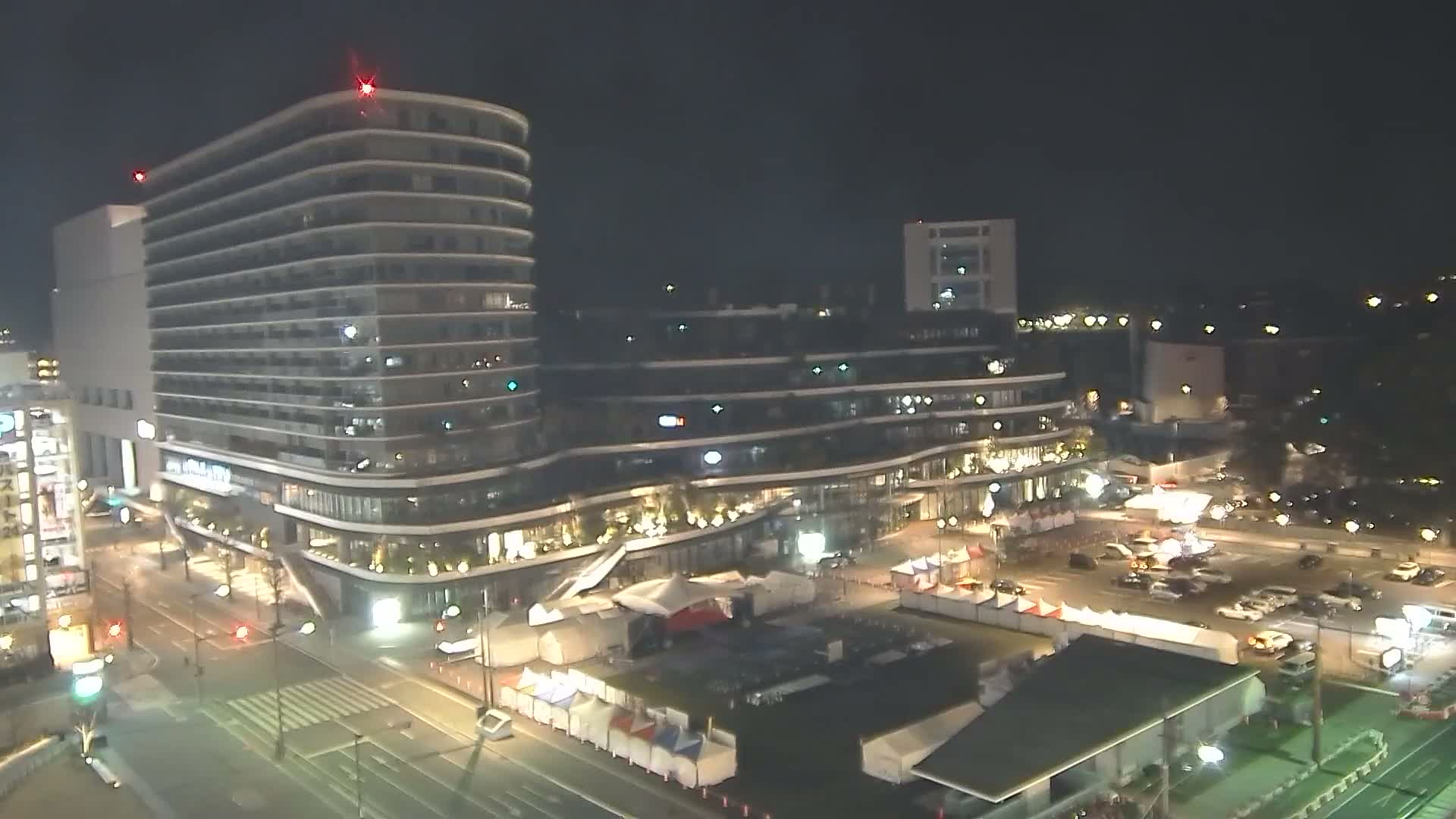 Kumamoto, Sakuramachi Kumamoto Mall & Hanabata Plaza Square ( 熊本・サクラマチクマモトモール＆花畑プラザ広場)  Live Cam - Shinshigai, Chuo Ward, Kumamoto, Kyushu, Japan