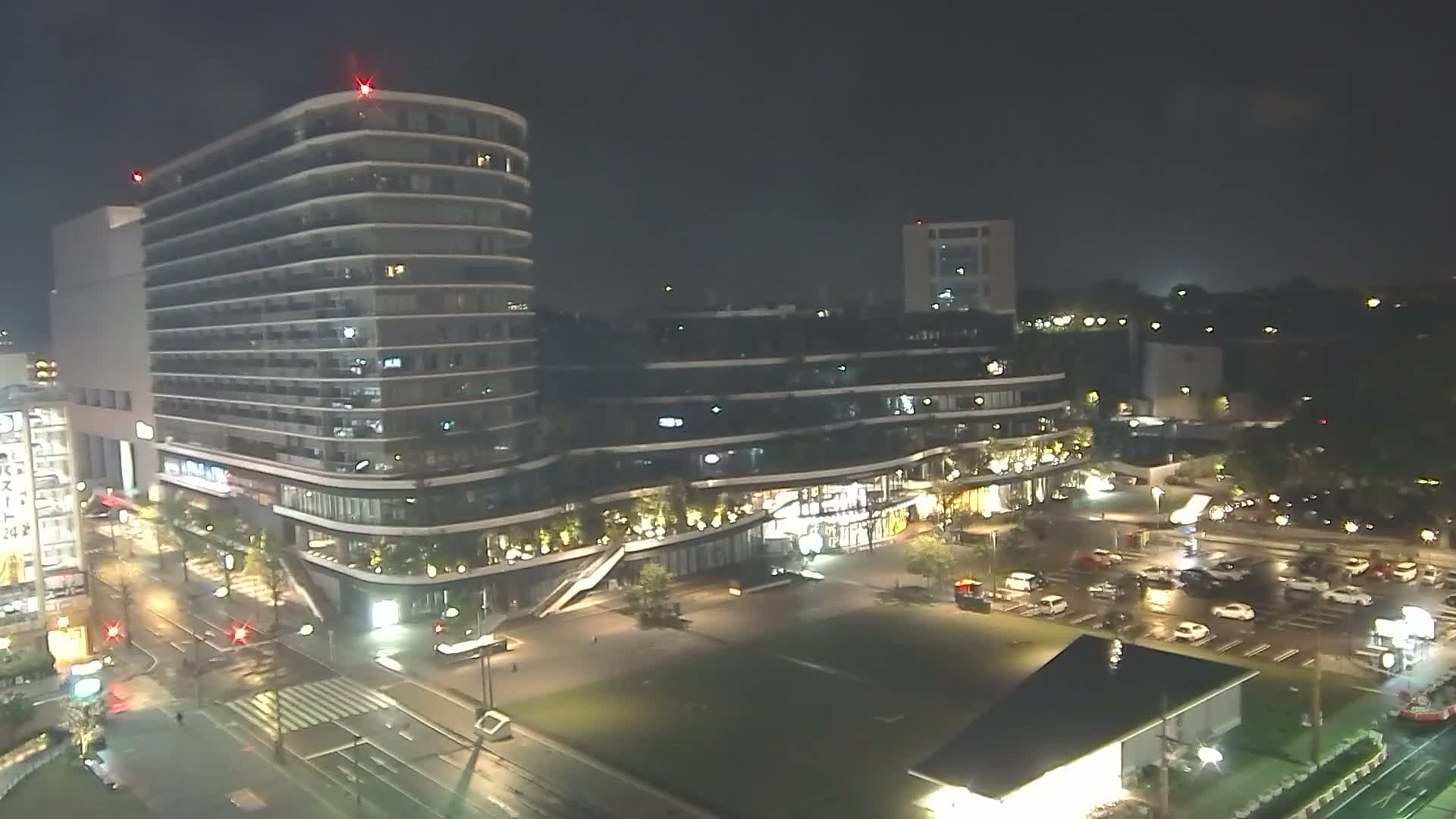 Kumamoto, Sakuramachi Kumamoto Mall & Hanabata Plaza Square ( 熊本・サクラマチクマモトモール＆花畑プラザ広場)  Live Cam - Shinshigai, Chuo Ward, Kumamoto, Kyushu, Japan