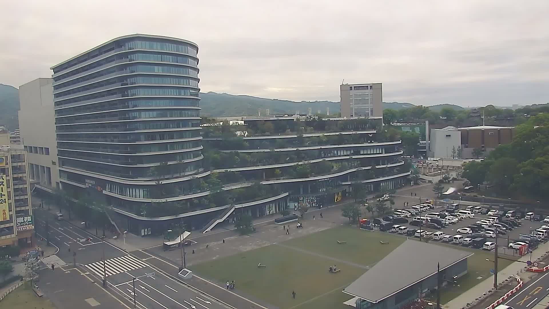 Kumamoto, Sakuramachi Kumamoto Mall & Hanabata Plaza Square ( 熊本・サクラマチクマモトモール＆花畑プラザ広場)  Live Cam - Shinshigai, Chuo Ward, Kumamoto, Kyushu, Japan