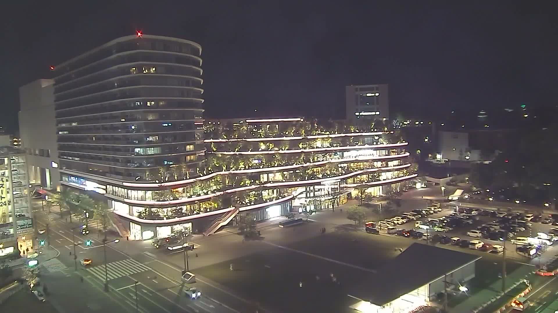 Kumamoto, Sakuramachi Kumamoto Mall & Hanabata Plaza Square ( 熊本・サクラマチクマモトモール＆花畑プラザ広場)  Live Cam - Shinshigai, Chuo Ward, Kumamoto, Kyushu, Japan
