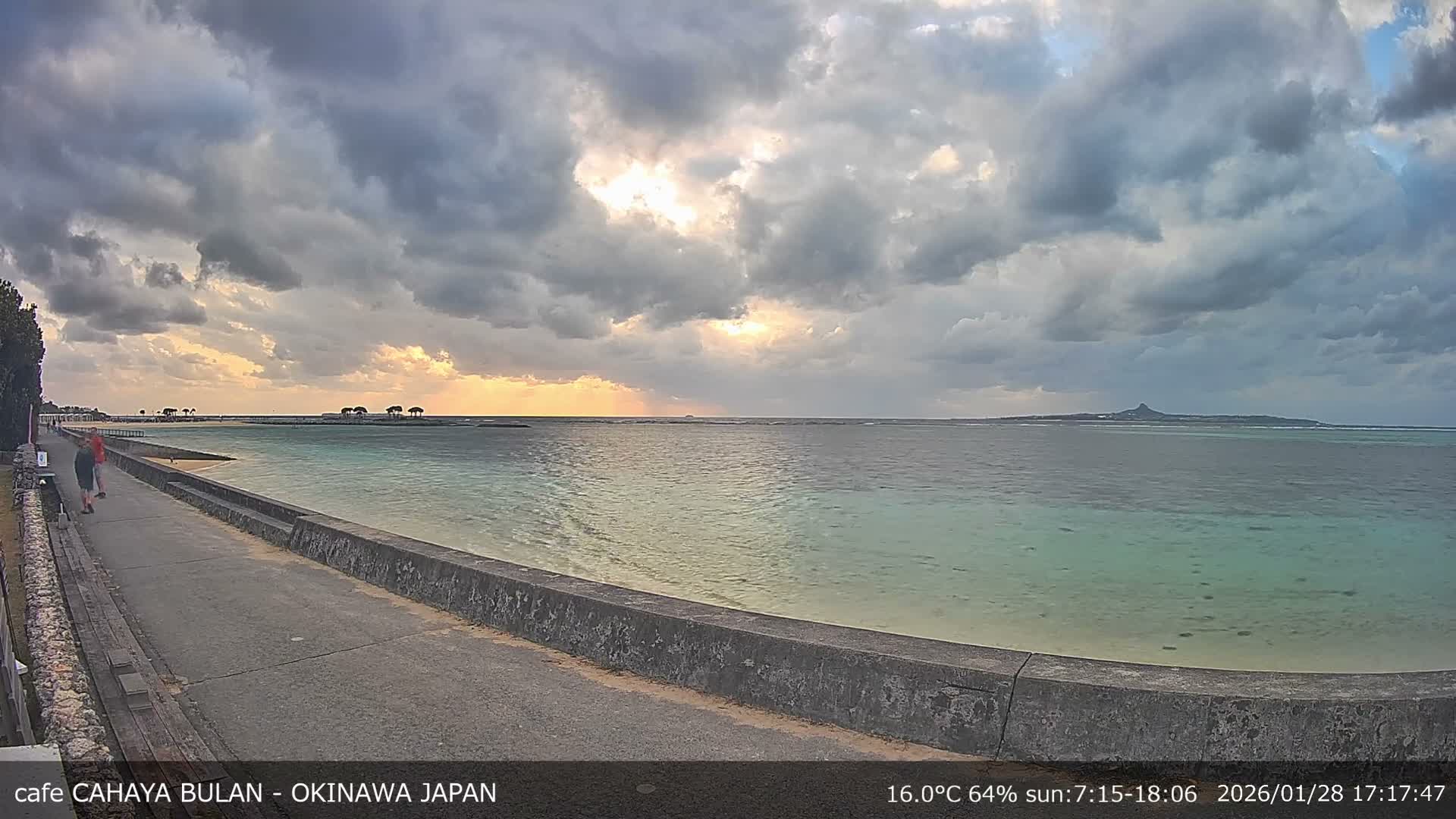 Okinawa Island, Motobu Bise Beach & Ie Island View ( 沖縄本島、本部町備瀬ビーチ、伊江島の景色 ) Live Cam - Bise, Motobu, Kunigami, Okinawa, Kyushu, Japan