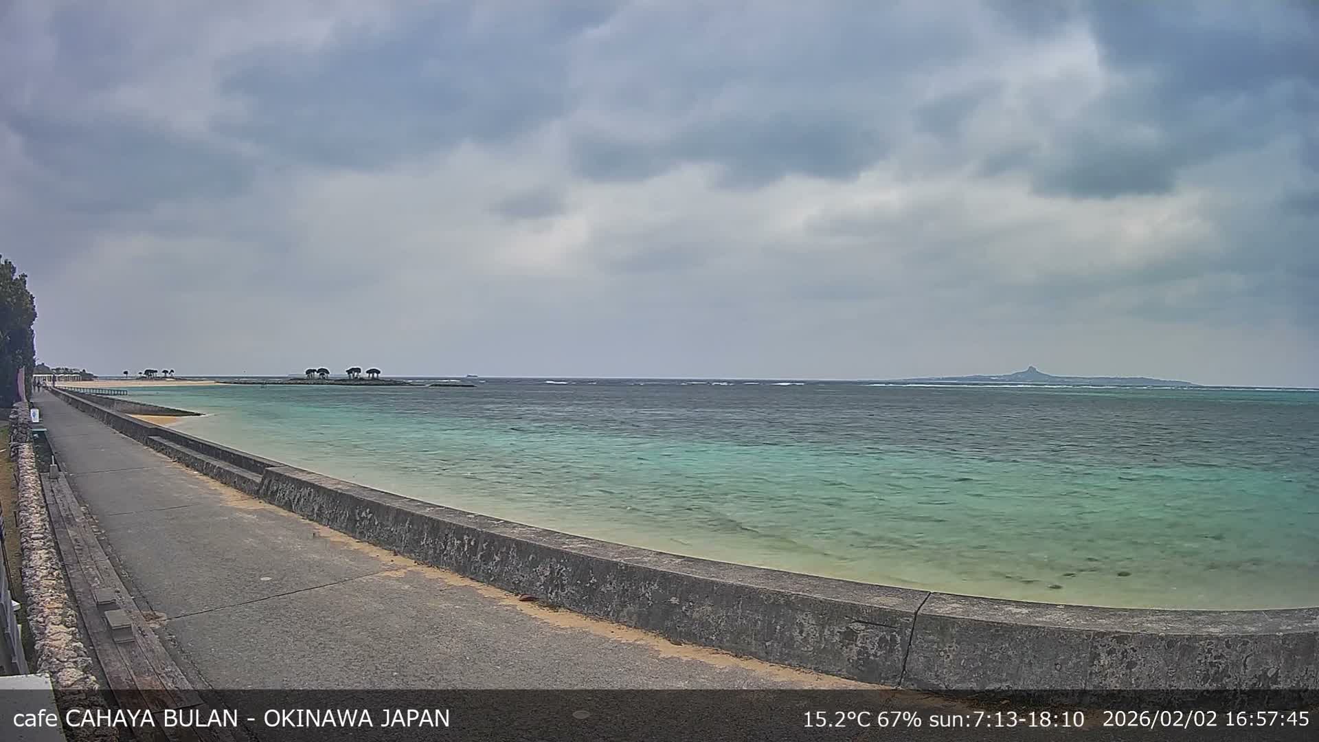 Okinawa Island, Motobu Bise Beach & Ie Island View ( 沖縄本島、本部町備瀬ビーチ、伊江島の景色 ) Live Cam - Bise, Motobu, Kunigami, Okinawa, Kyushu, Japan