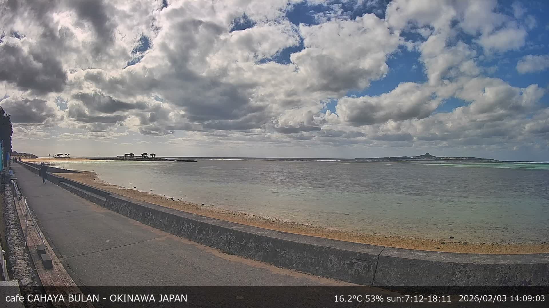 Okinawa Island, Motobu Bise Beach & Ie Island View ( 沖縄本島、本部町備瀬ビーチ、伊江島の景色 ) Live Cam - Bise, Motobu, Kunigami, Okinawa, Kyushu, Japan