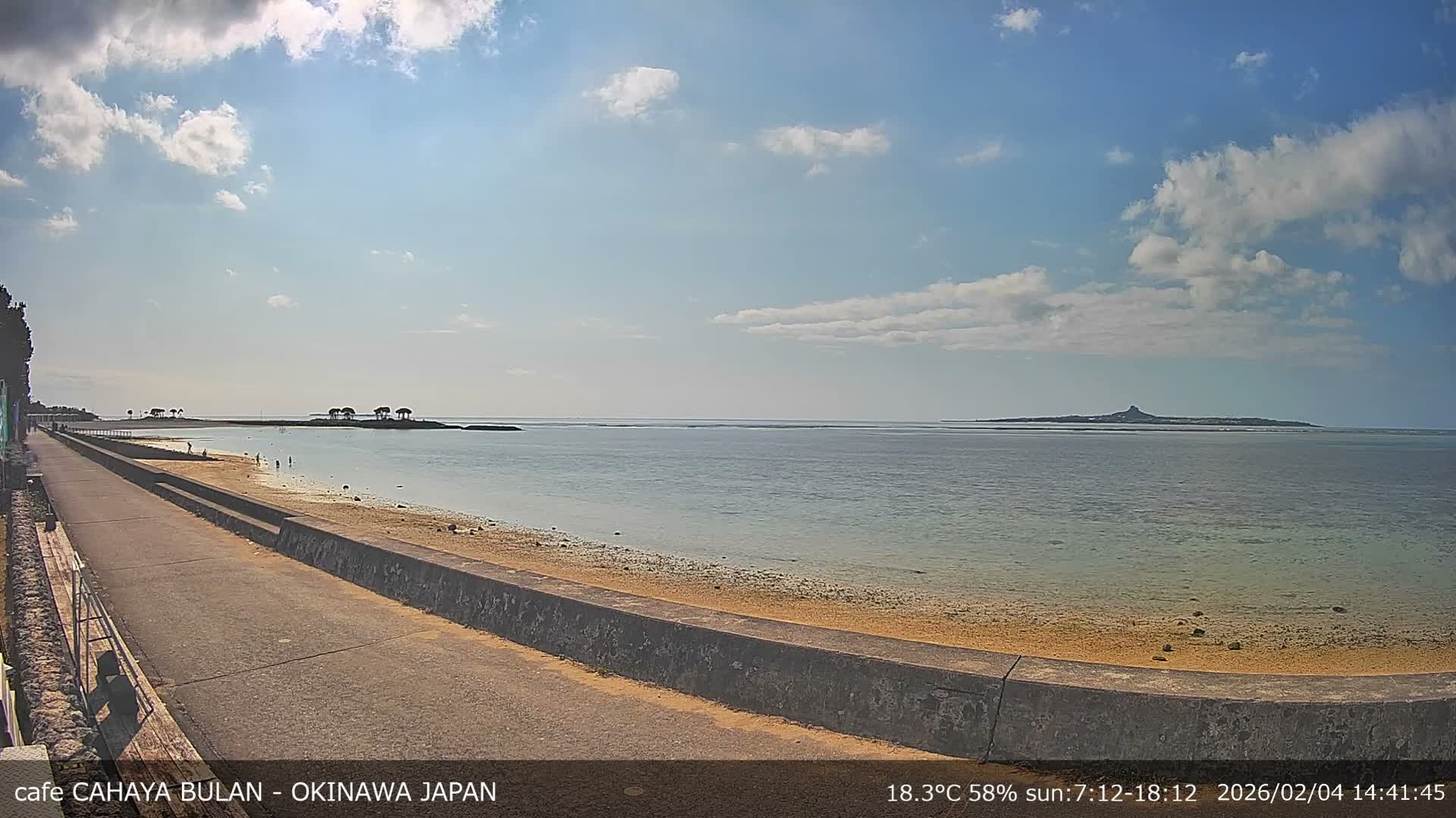 Okinawa Island, Motobu Bise Beach & Ie Island View ( 沖縄本島、本部町備瀬ビーチ、伊江島の景色 ) Live Cam - Bise, Motobu, Kunigami, Okinawa, Kyushu, Japan