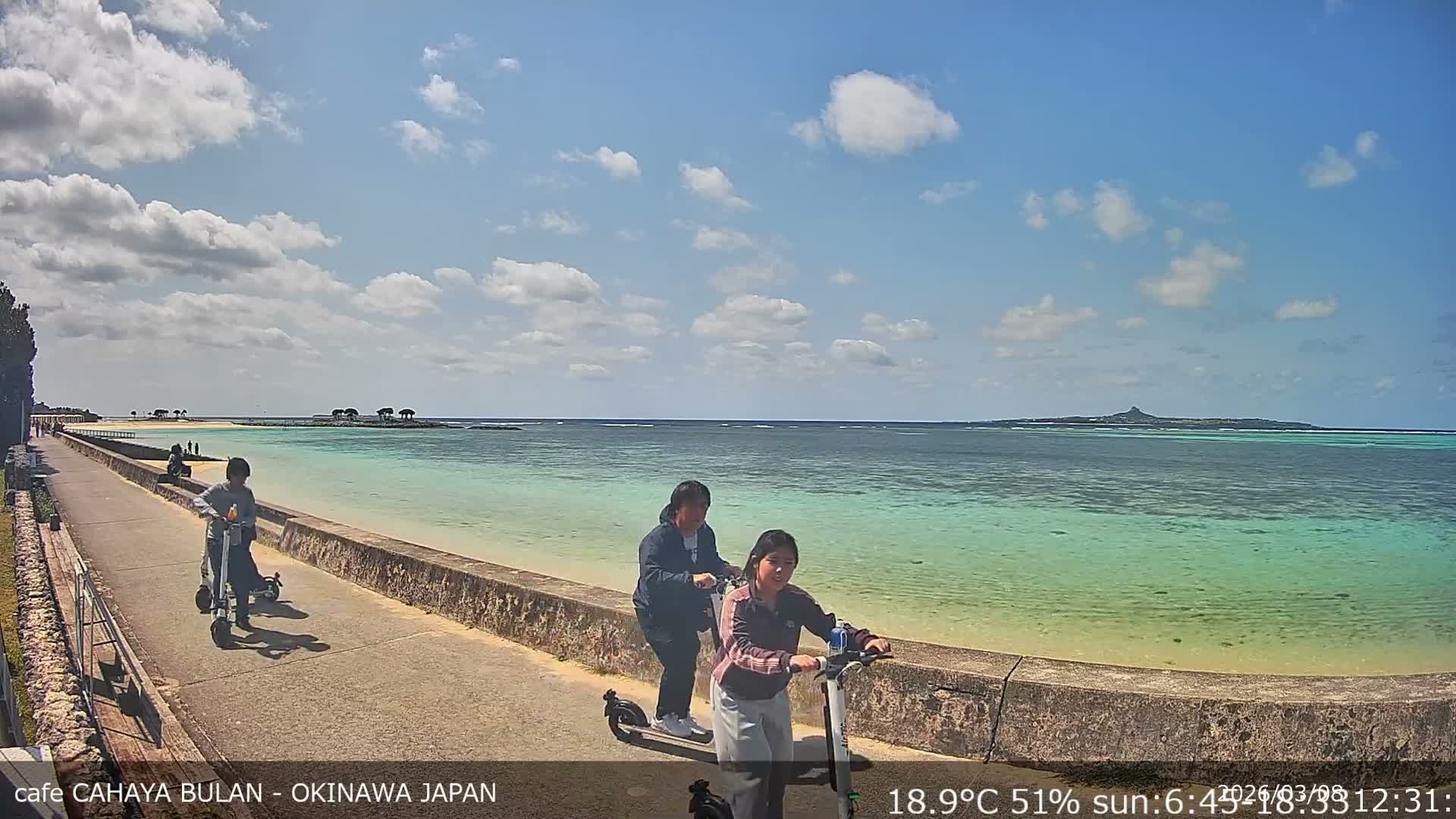 Okinawa Island, Motobu Bise Beach & Ie Island View ( 沖縄本島、本部町備瀬ビーチ、伊江島の景色 ) Live Cam - Bise, Motobu, Kunigami, Okinawa, Kyushu, Japan