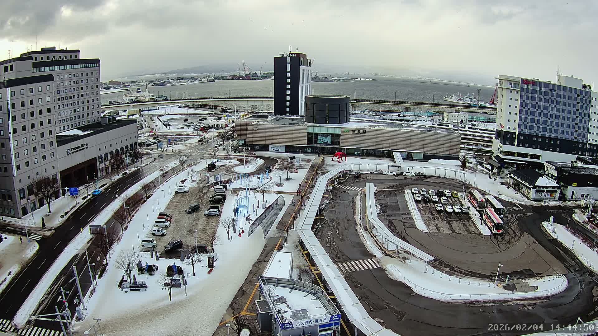 Hakodate, Hakodate Station Square &  Port Of Hakodate Bay ( 函館、函館駅前広場、函館湾 )Live Cam - Wakamatsucho, Hakodate, Oshima, Hokkaido, Japan