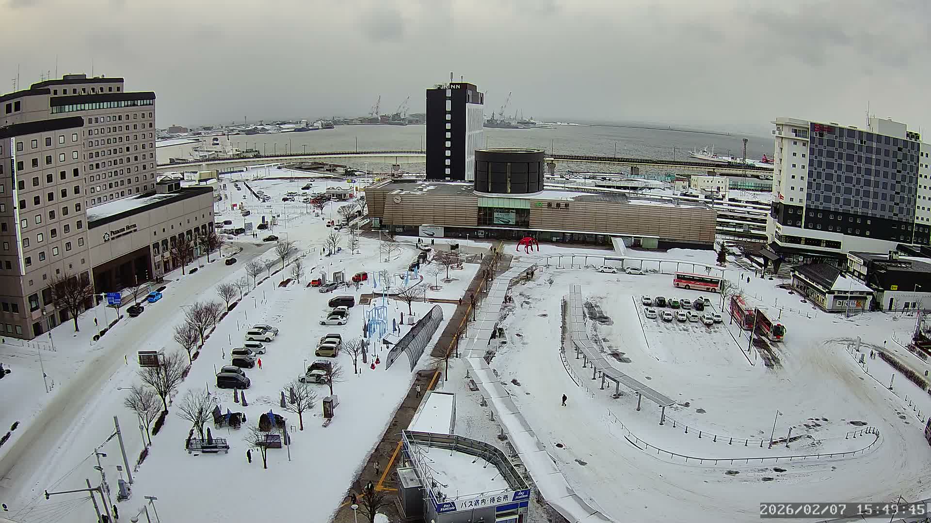 Hakodate, Hakodate Station Square &  Port Of Hakodate Bay ( 函館、函館駅前広場、函館湾 )Live Cam - Wakamatsucho, Hakodate, Oshima, Hokkaido, Japan