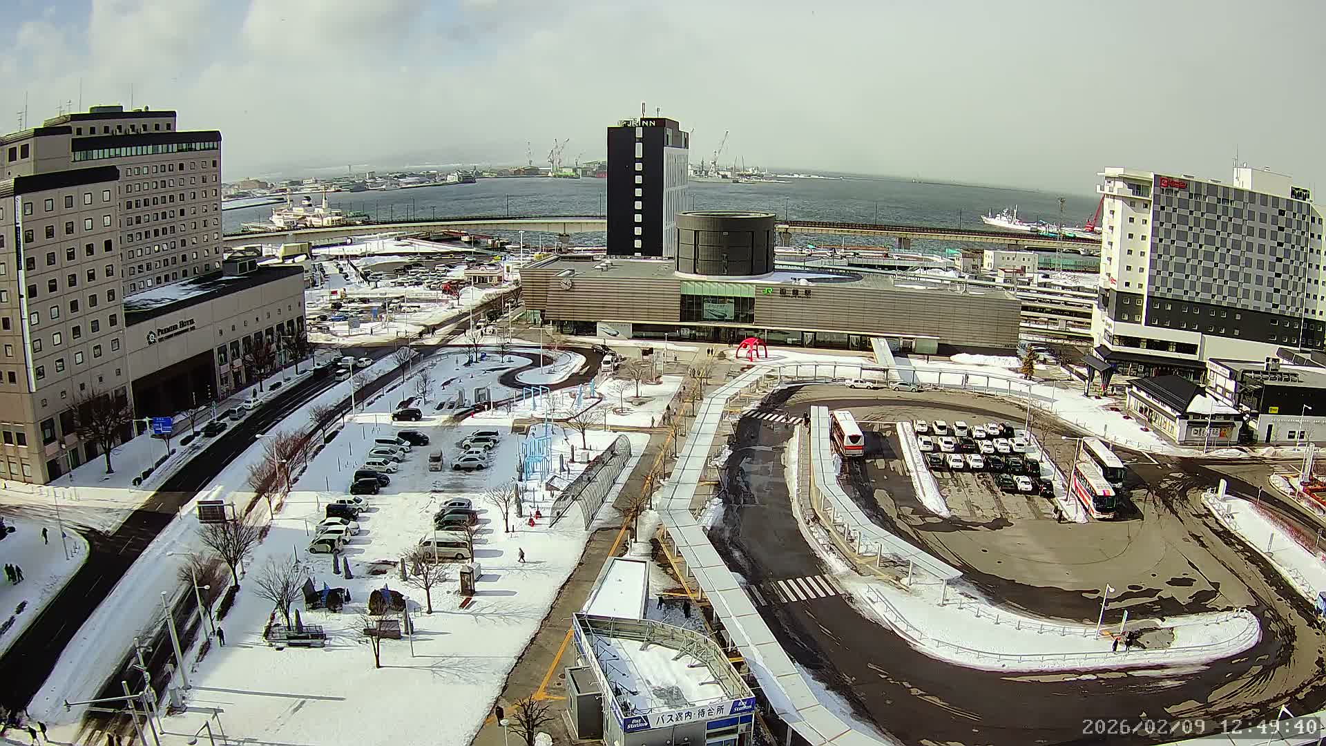 Hakodate, Hakodate Station Square &  Port Of Hakodate Bay ( 函館、函館駅前広場、函館湾 )Live Cam - Wakamatsucho, Hakodate, Oshima, Hokkaido, Japan