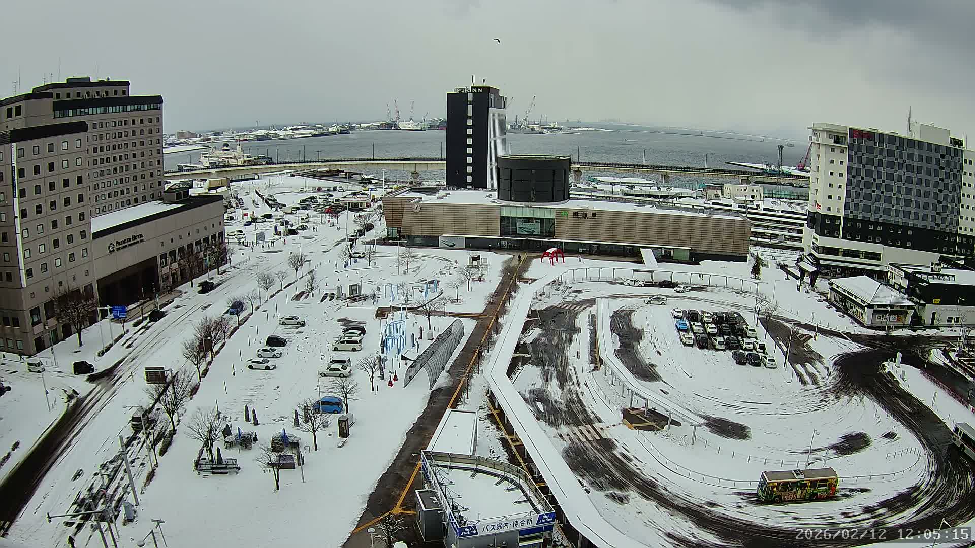 Hakodate, Hakodate Station Square &  Port Of Hakodate Bay ( 函館、函館駅前広場、函館湾 )Live Cam - Wakamatsucho, Hakodate, Oshima, Hokkaido, Japan