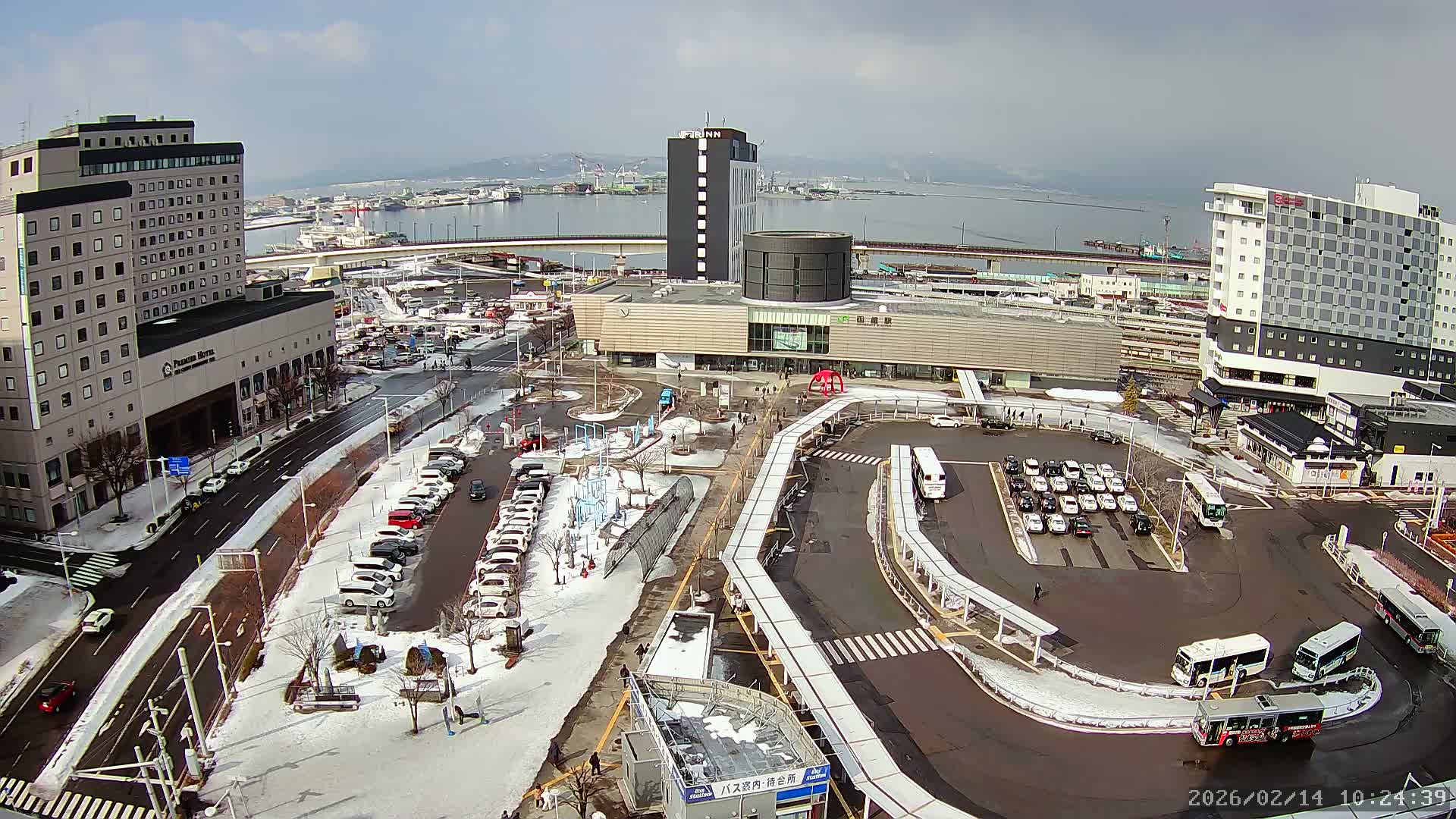 Hakodate, Hakodate Station Square &  Port Of Hakodate Bay ( 函館、函館駅前広場、函館湾 )Live Cam - Wakamatsucho, Hakodate, Oshima, Hokkaido, Japan