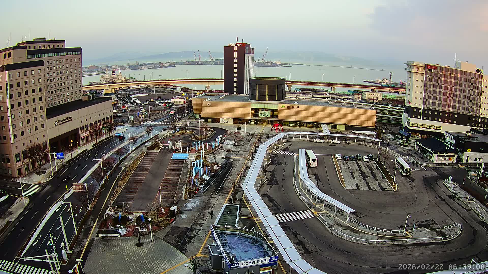 Hakodate, Hakodate Station Square &  Port Of Hakodate Bay ( 函館、函館駅前広場、函館湾 )Live Cam - Wakamatsucho, Hakodate, Oshima, Hokkaido, Japan