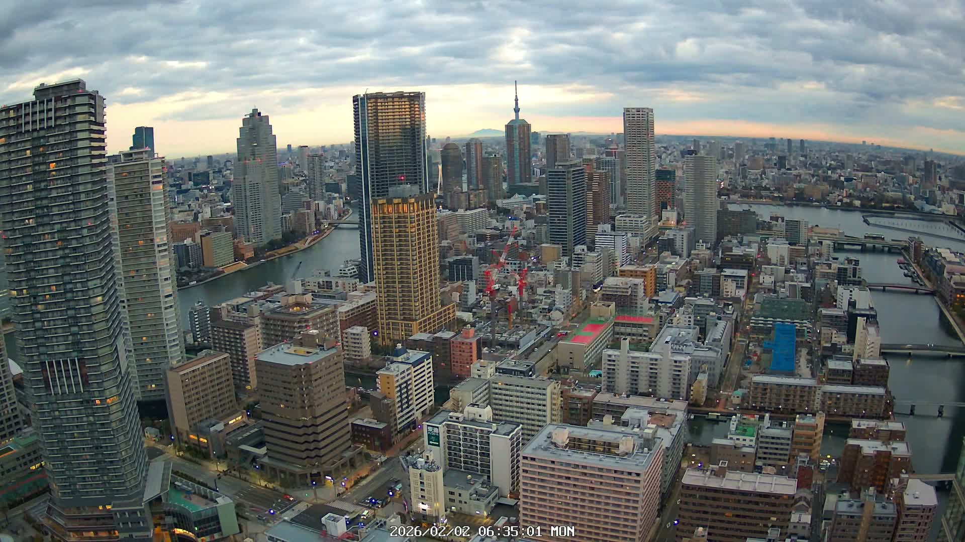 Tokyo, Kachidoki, Sumida River & Tokyo Downtown Skyline towards North View from Kachidoki ( 東京、勝どき、隅田川、北に向かう東京の下町のスカイライン 勝どきからの眺め )Live Cam - 4 Chome, Kachidoki, Chuo ku, Tokyo, Kantō, Honshu, Japan