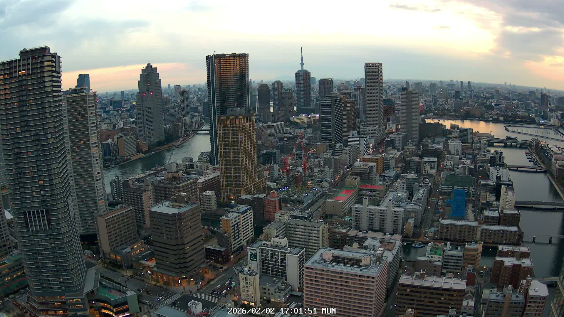 Tokyo, Kachidoki, Sumida River & Tokyo Downtown Skyline towards North View from Kachidoki ( 東京、勝どき、隅田川、北に向かう東京の下町のスカイライン 勝どきからの眺め )Live Cam - 4 Chome, Kachidoki, Chuo ku, Tokyo, Kantō, Honshu, Japan