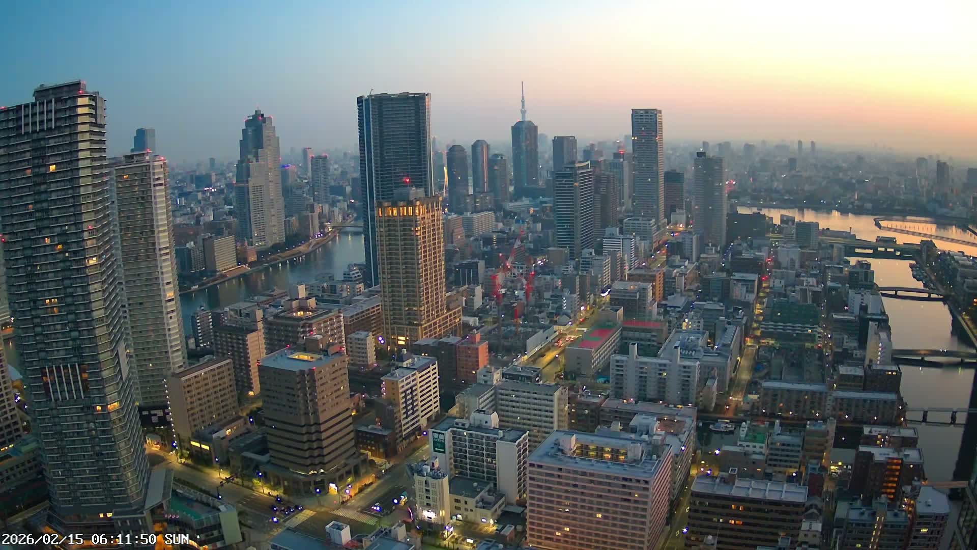 Tokyo, Kachidoki, Sumida River & Tokyo Downtown Skyline towards North View from Kachidoki ( 東京、勝どき、隅田川、北に向かう東京の下町のスカイライン 勝どきからの眺め )Live Cam - 4 Chome, Kachidoki, Chuo ku, Tokyo, Kantō, Honshu, Japan