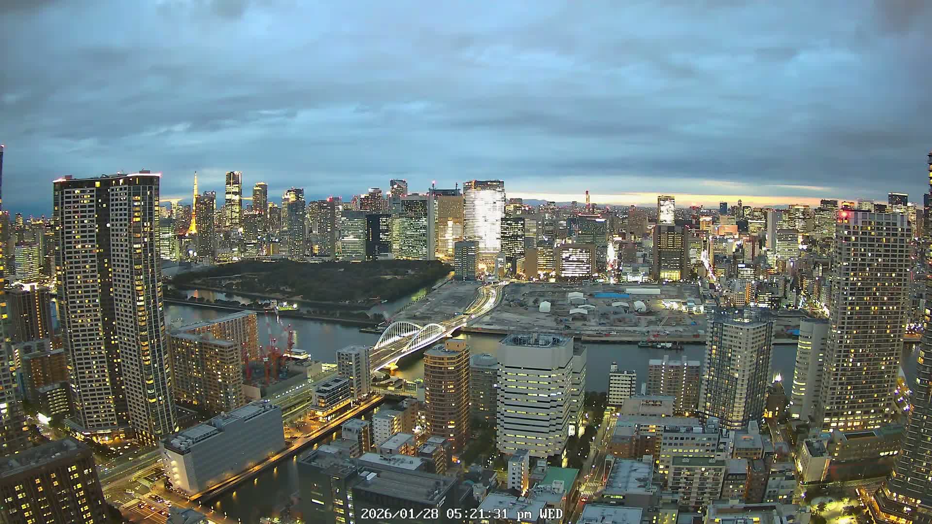 Tokyo, Tokyo Tower / Hama-rikyu Gardens & Minato Skyline View from Kachidoki ( 東京、東京タワー/浜離宮恩賜庭園と勝どきからの港スカイラインの眺め ) Live Cam- 5 Chome, Kachidoki, Chuo ku, Tokyo, Kantō, Honshu, Japan