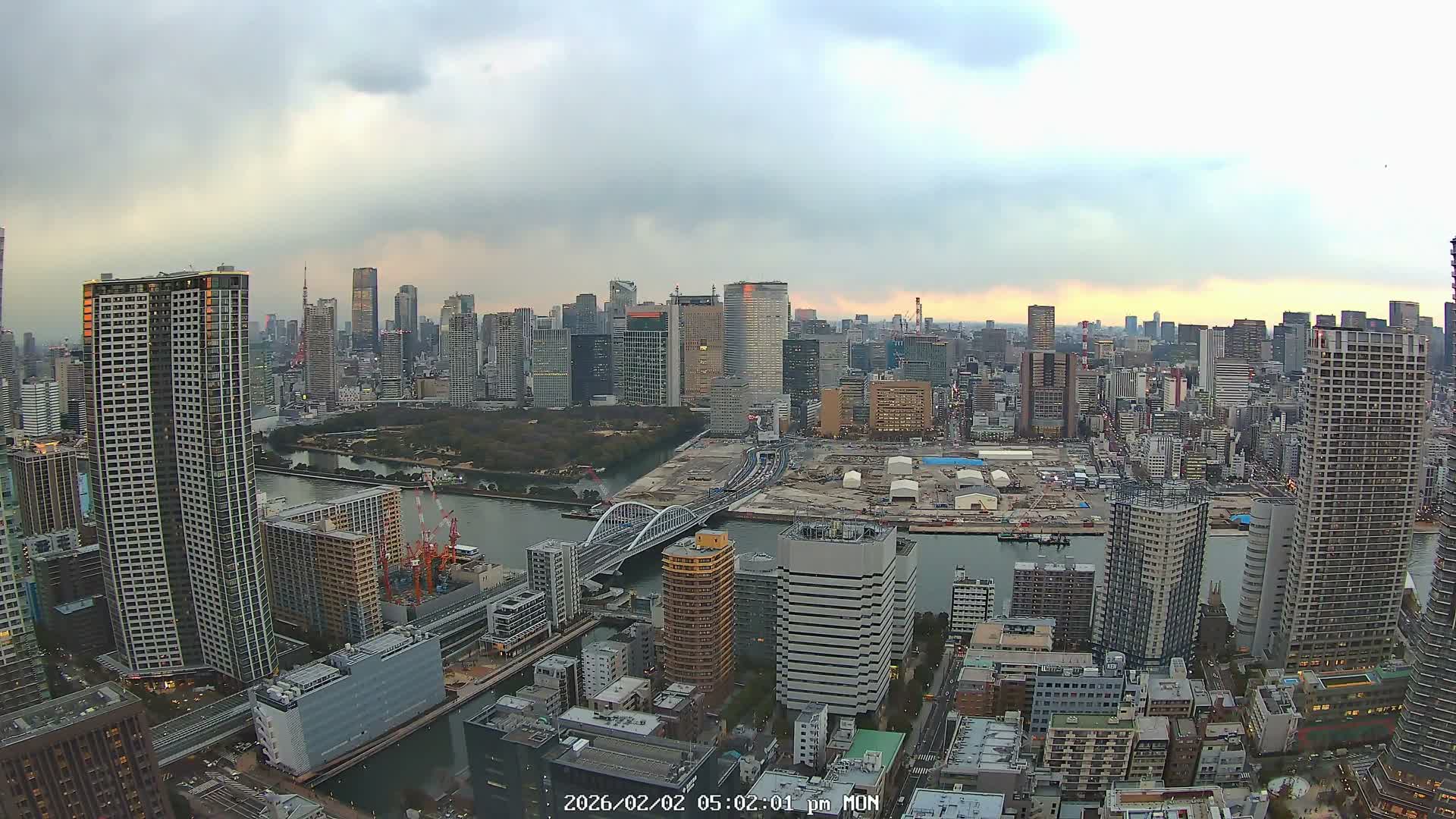 Tokyo, Tokyo Tower / Hama-rikyu Gardens & Minato Skyline View from Kachidoki ( 東京、東京タワー/浜離宮恩賜庭園と勝どきからの港スカイラインの眺め ) Live Cam- 5 Chome, Kachidoki, Chuo ku, Tokyo, Kantō, Honshu, Japan