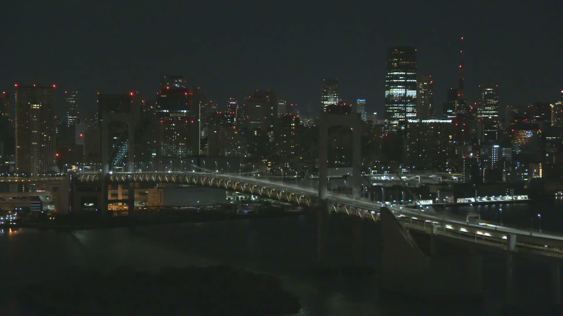 Tokyo PTZ Skyline , Tokyo Bay & Rainbow Bridge Daiba Entrance ( 東京PTZスカイライン、東京湾＆レインボーブリッジ台場入口 )  Live Cam - 2 Chome, Daiba, Odaiba, Minato-ku, Tokyo, Kantō, Honshu, Japan