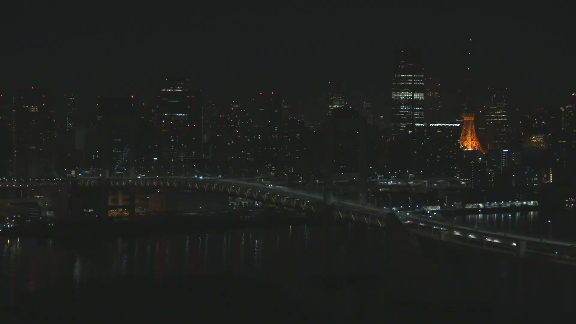 Tokyo PTZ Skyline , Tokyo Bay & Rainbow Bridge Daiba Entrance ( 東京PTZスカイライン、東京湾＆レインボーブリッジ台場入口 )  Live Cam - 2 Chome, Daiba, Odaiba, Minato-ku, Tokyo, Kantō, Honshu, Japan