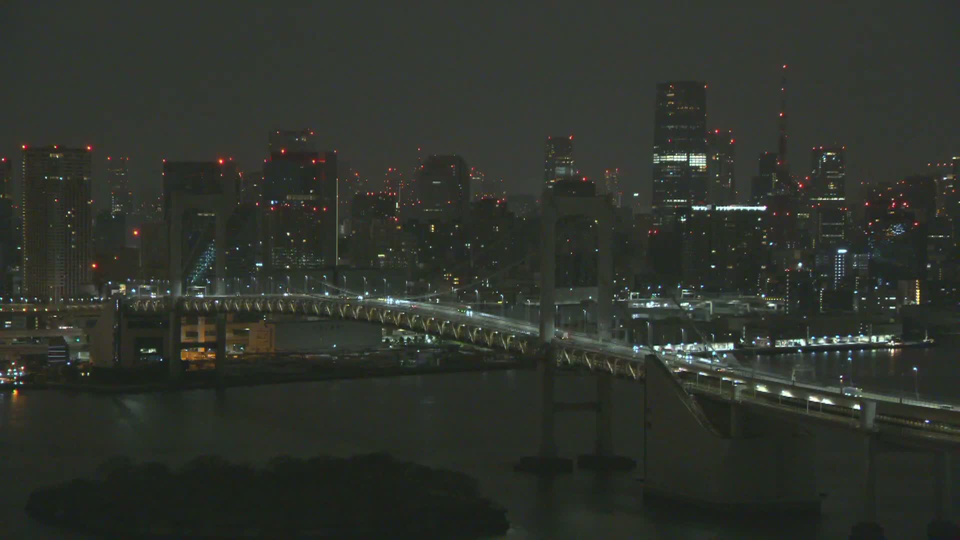 Tokyo PTZ Skyline , Tokyo Bay & Rainbow Bridge Daiba Entrance ( 東京PTZスカイライン、東京湾＆レインボーブリッジ台場入口 )  Live Cam - 2 Chome, Daiba, Odaiba, Minato-ku, Tokyo, Kantō, Honshu, Japan