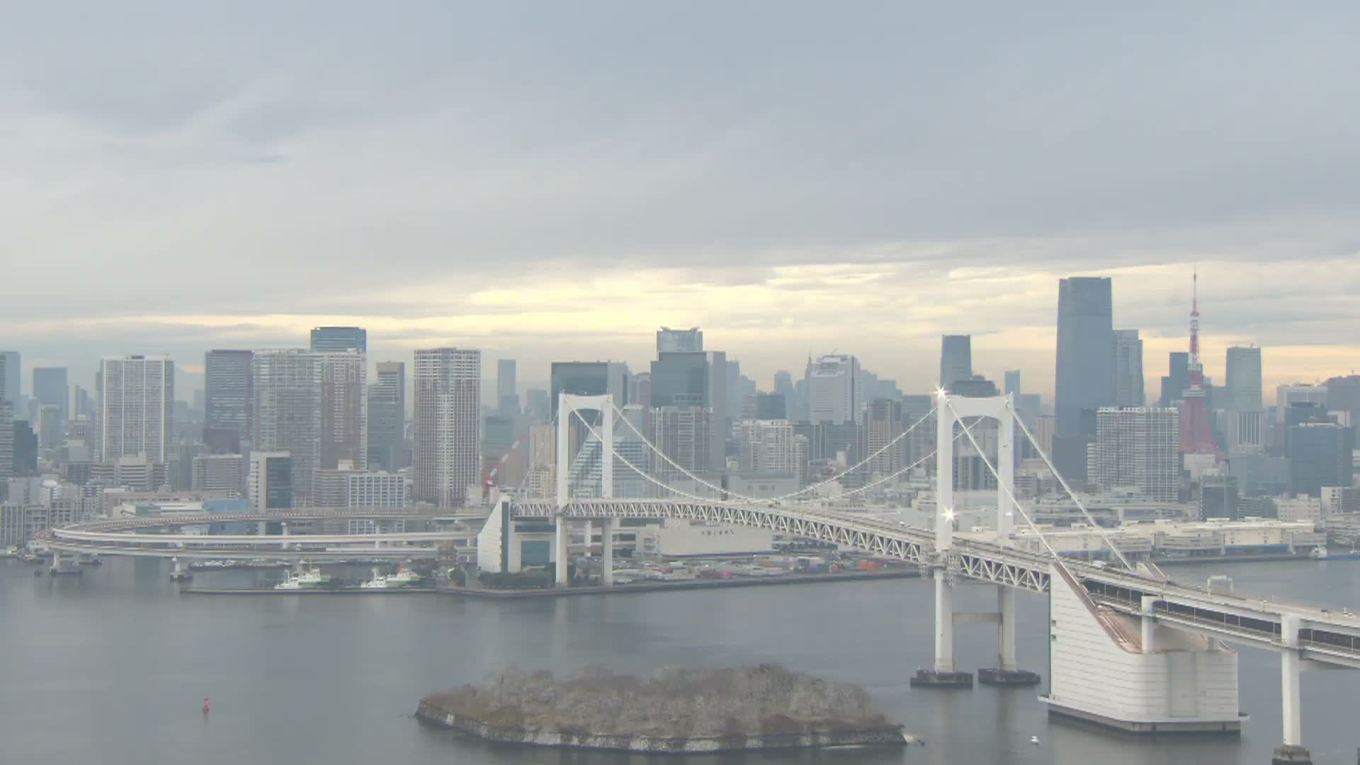 Tokyo PTZ Skyline , Tokyo Bay & Rainbow Bridge Daiba Entrance ( 東京PTZスカイライン、東京湾＆レインボーブリッジ台場入口 )  Live Cam - 2 Chome, Daiba, Odaiba, Minato-ku, Tokyo, Kantō, Honshu, Japan