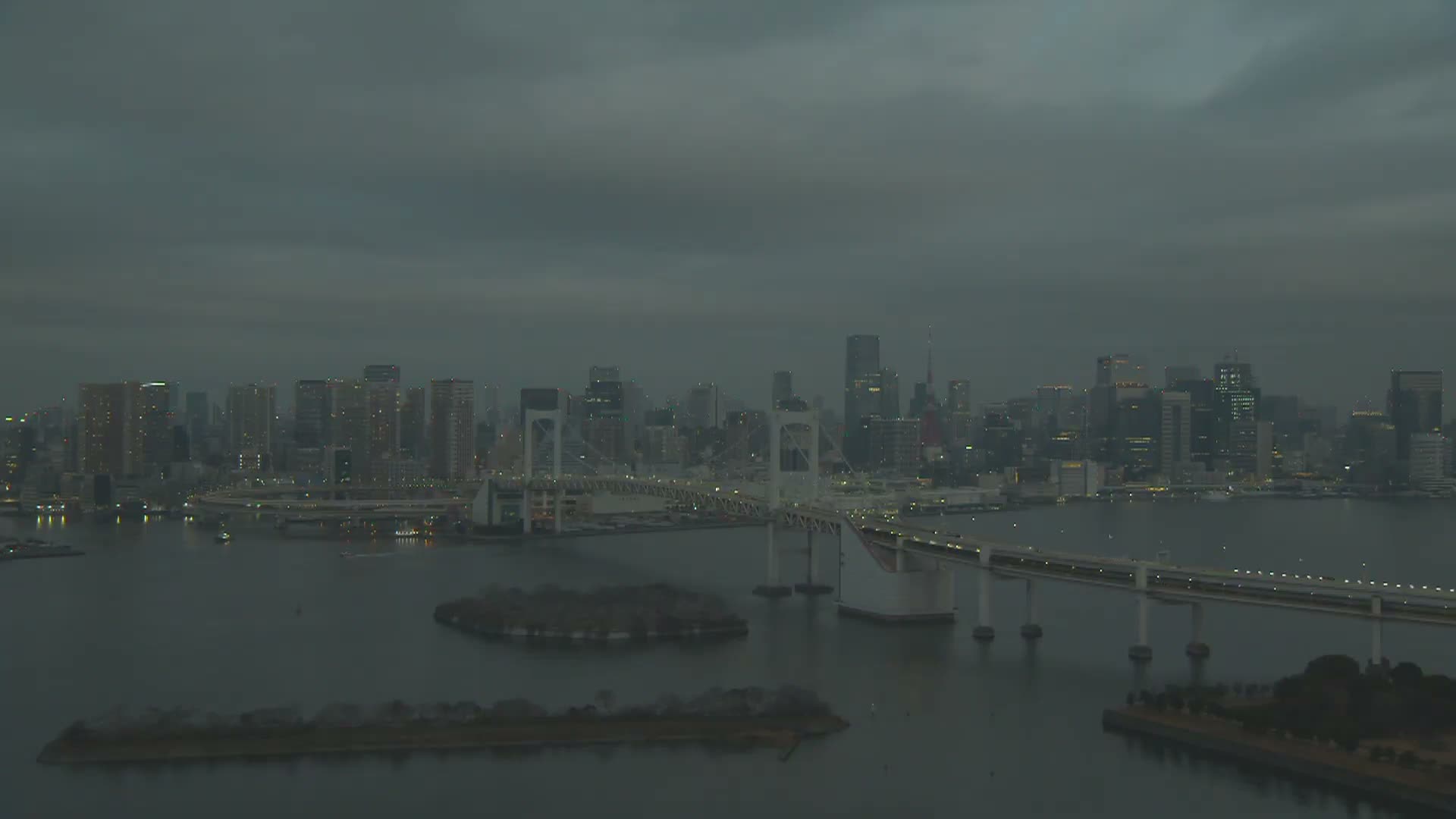 Tokyo PTZ Skyline , Tokyo Bay & Rainbow Bridge Daiba Entrance ( 東京PTZスカイライン、東京湾＆レインボーブリッジ台場入口 )  Live Cam - 2 Chome, Daiba, Odaiba, Minato-ku, Tokyo, Kantō, Honshu, Japan