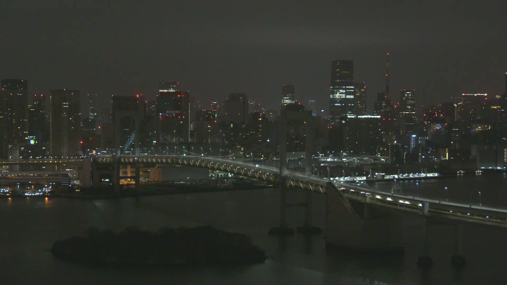 Tokyo PTZ Skyline , Tokyo Bay & Rainbow Bridge Daiba Entrance ( 東京PTZスカイライン、東京湾＆レインボーブリッジ台場入口 )  Live Cam - 2 Chome, Daiba, Odaiba, Minato-ku, Tokyo, Kantō, Honshu, Japan