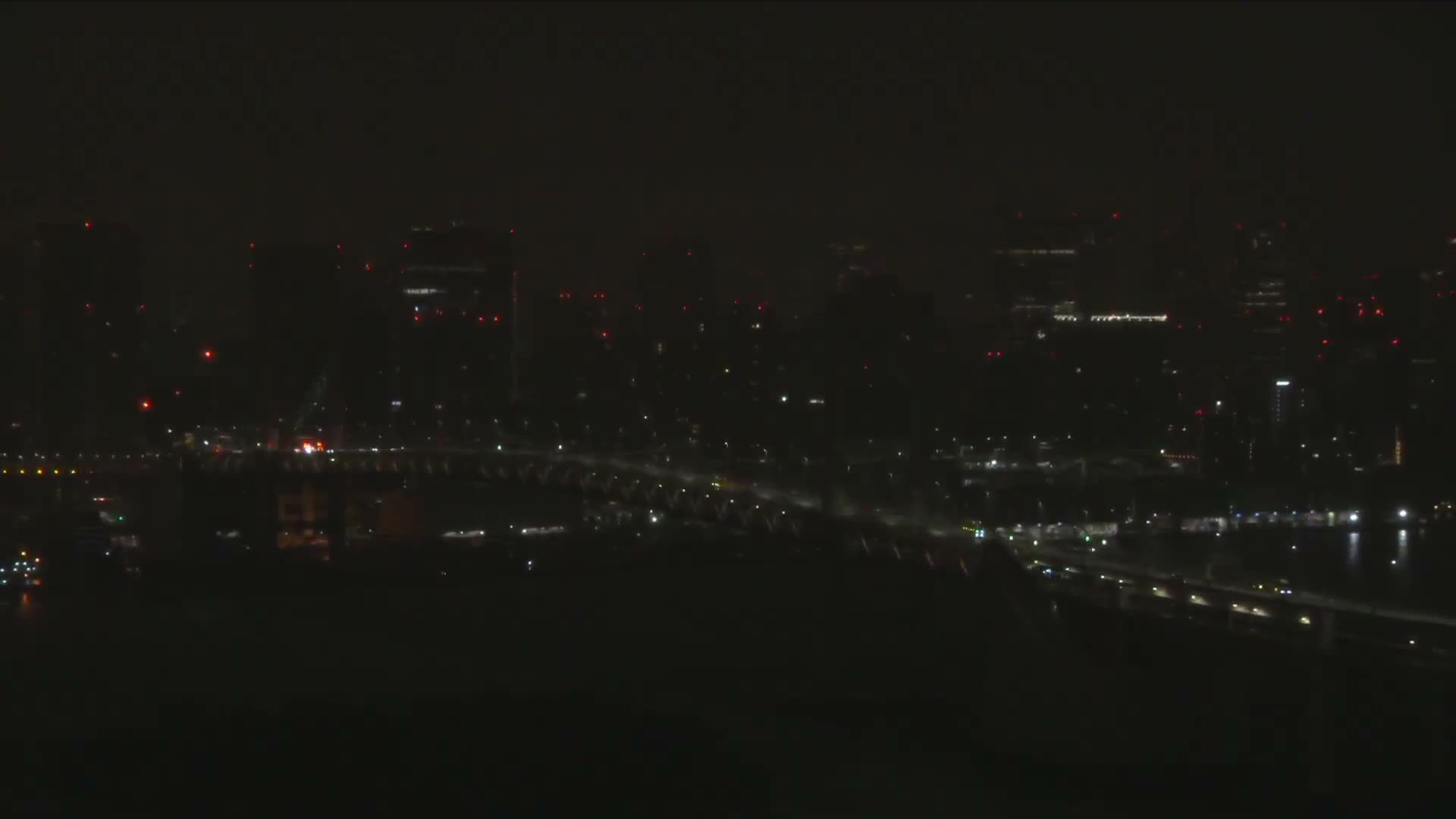 Tokyo PTZ Skyline , Tokyo Bay & Rainbow Bridge Daiba Entrance ( 東京PTZスカイライン、東京湾＆レインボーブリッジ台場入口 )  Live Cam - 2 Chome, Daiba, Odaiba, Minato-ku, Tokyo, Kantō, Honshu, Japan